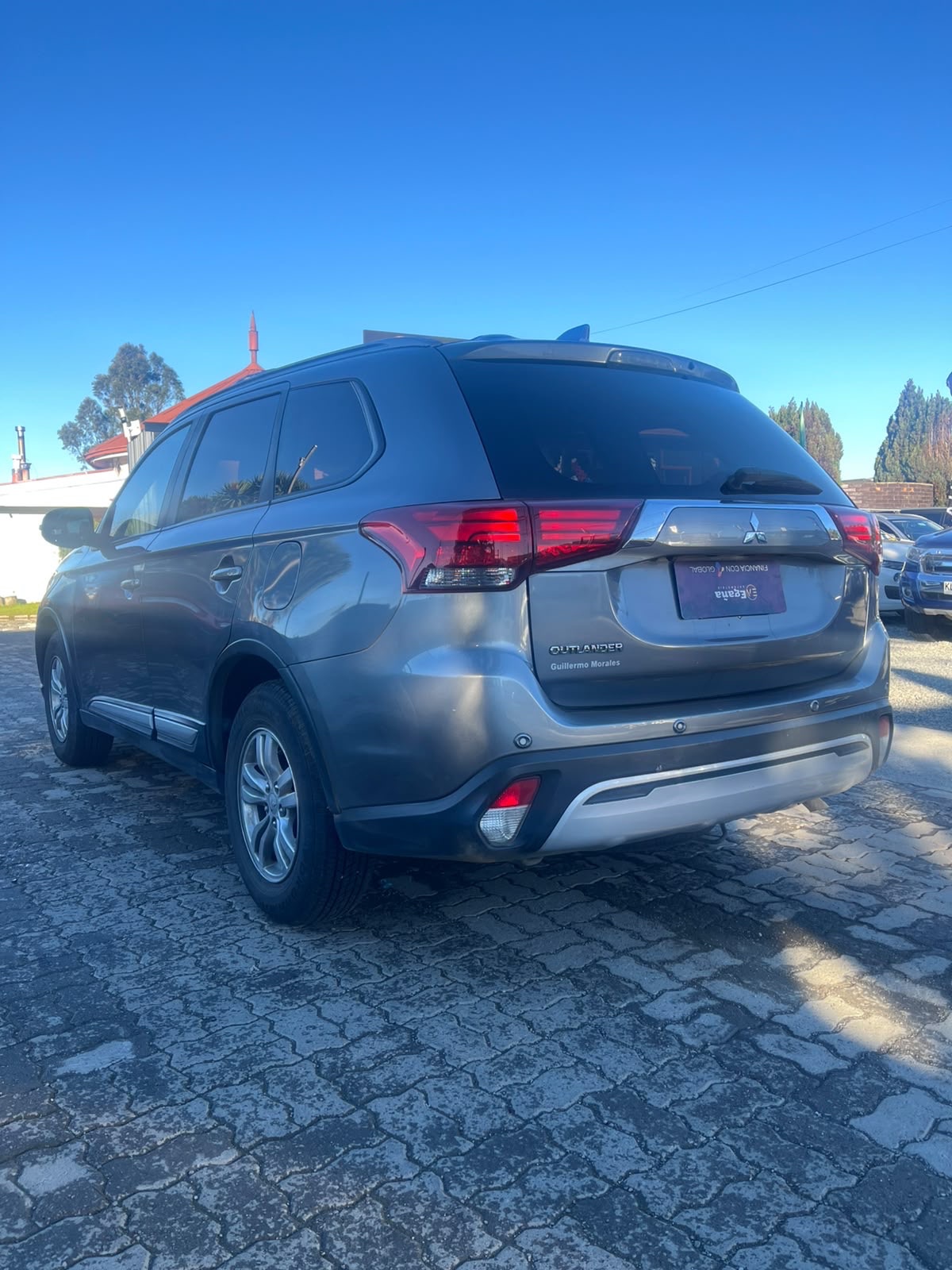 Mitsubishi Outlander — foto 6 de 15