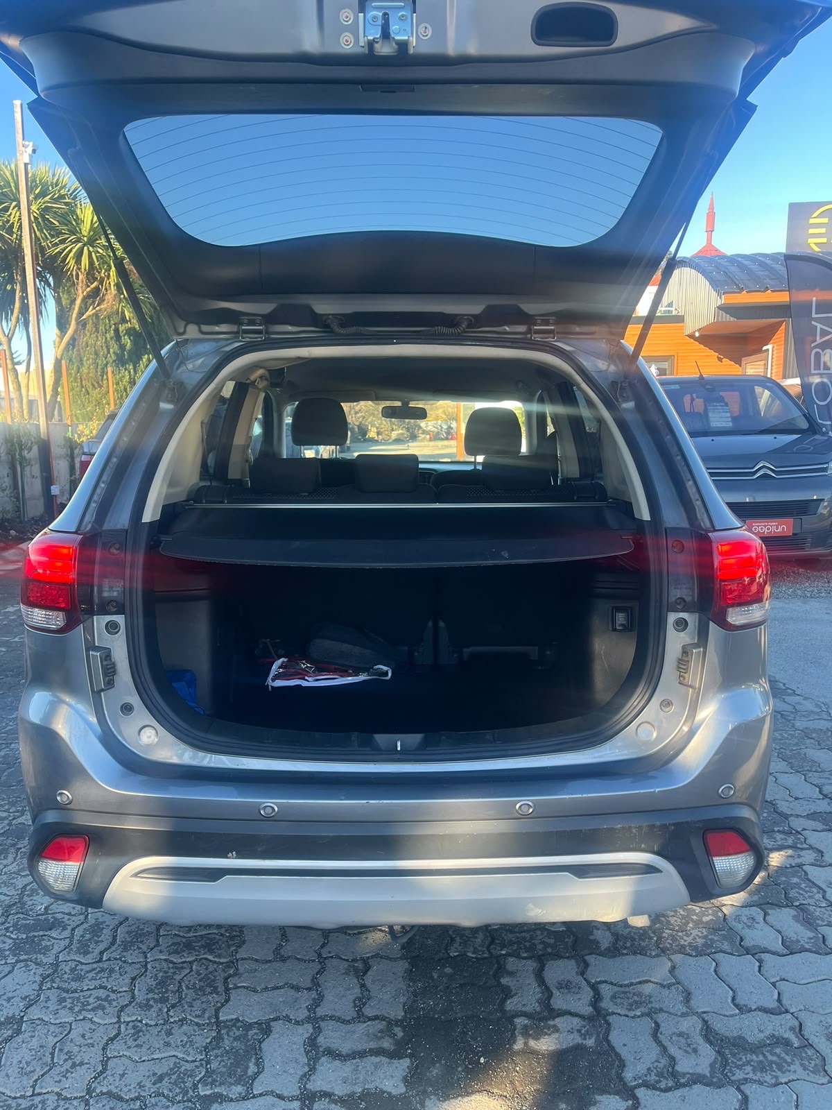 Mitsubishi Outlander — foto 7 de 15