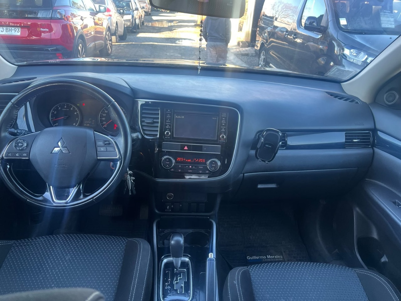 Mitsubishi Outlander — foto 8 de 15