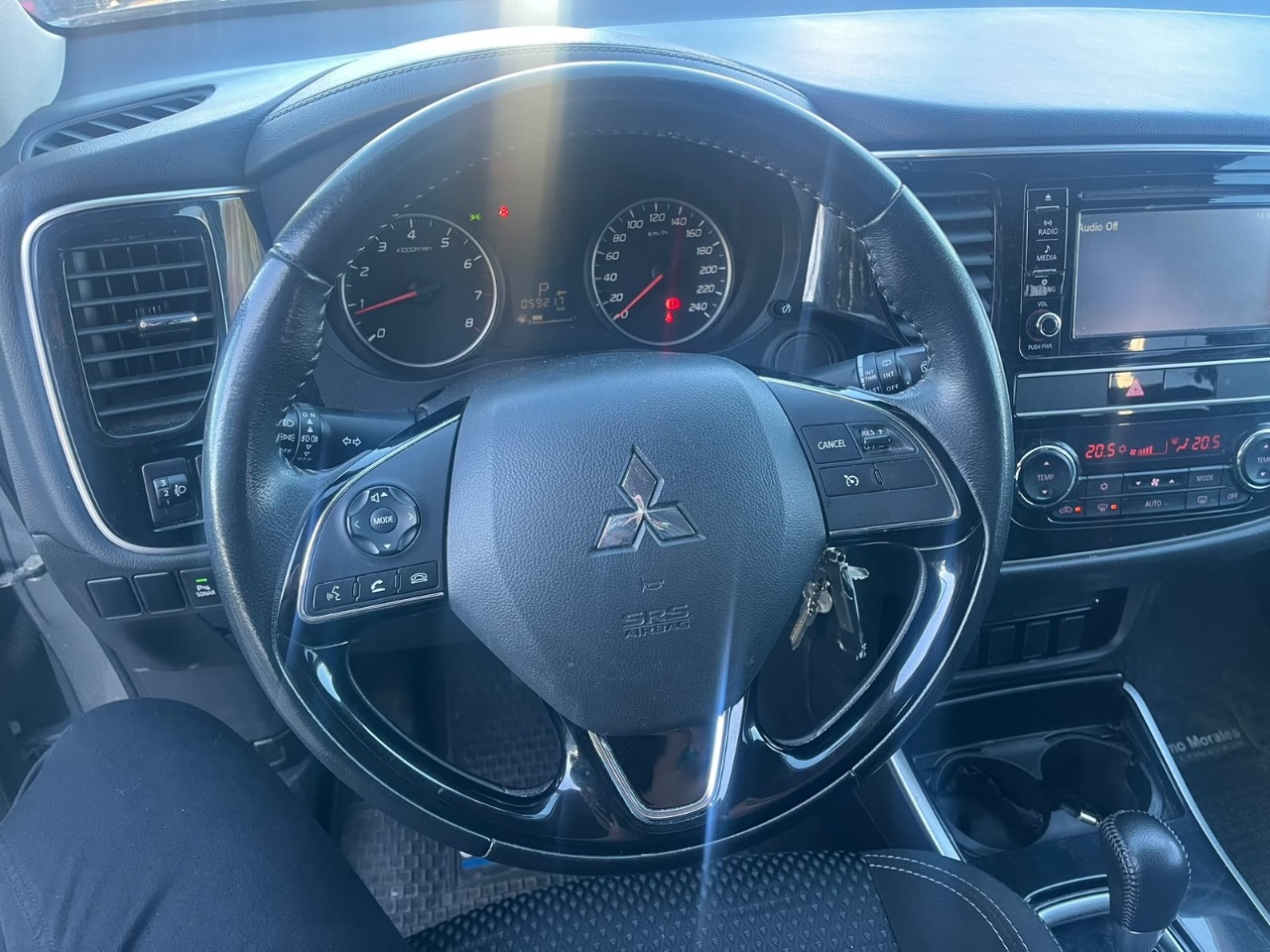 Mitsubishi Outlander — foto 11 de 15