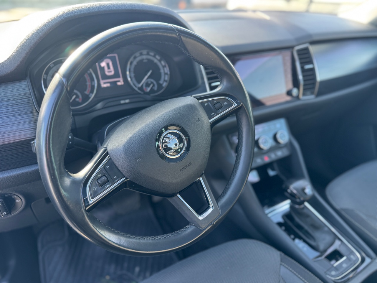 Škoda Kodiaq — foto 11 de 14