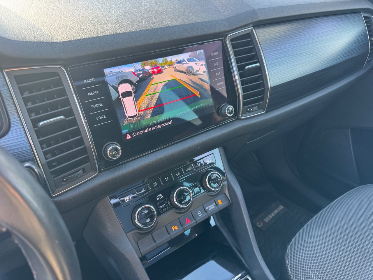 Škoda Kodiaq — foto 12 de 14