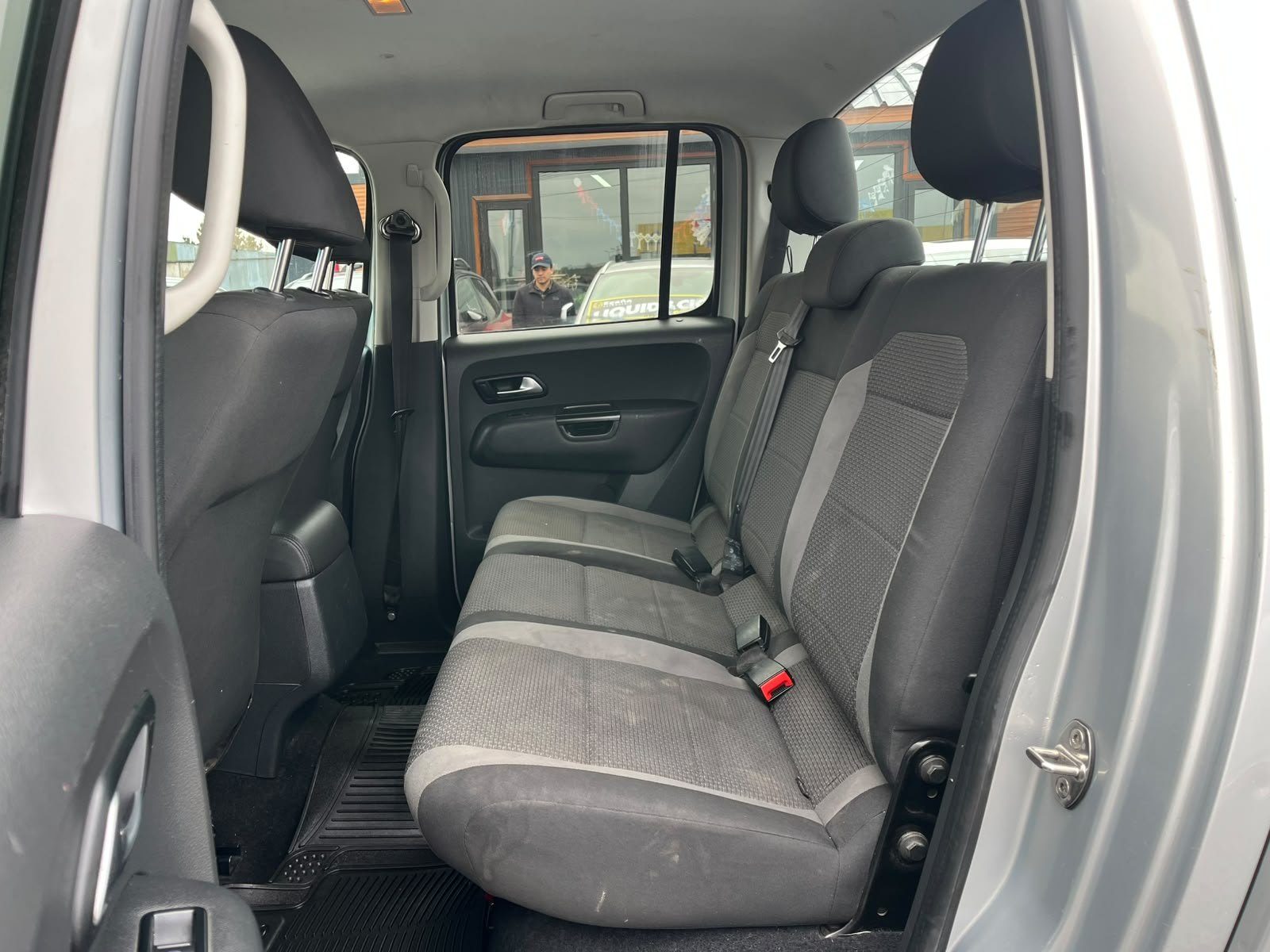 Volkswagen Amarok — foto 7 de 14