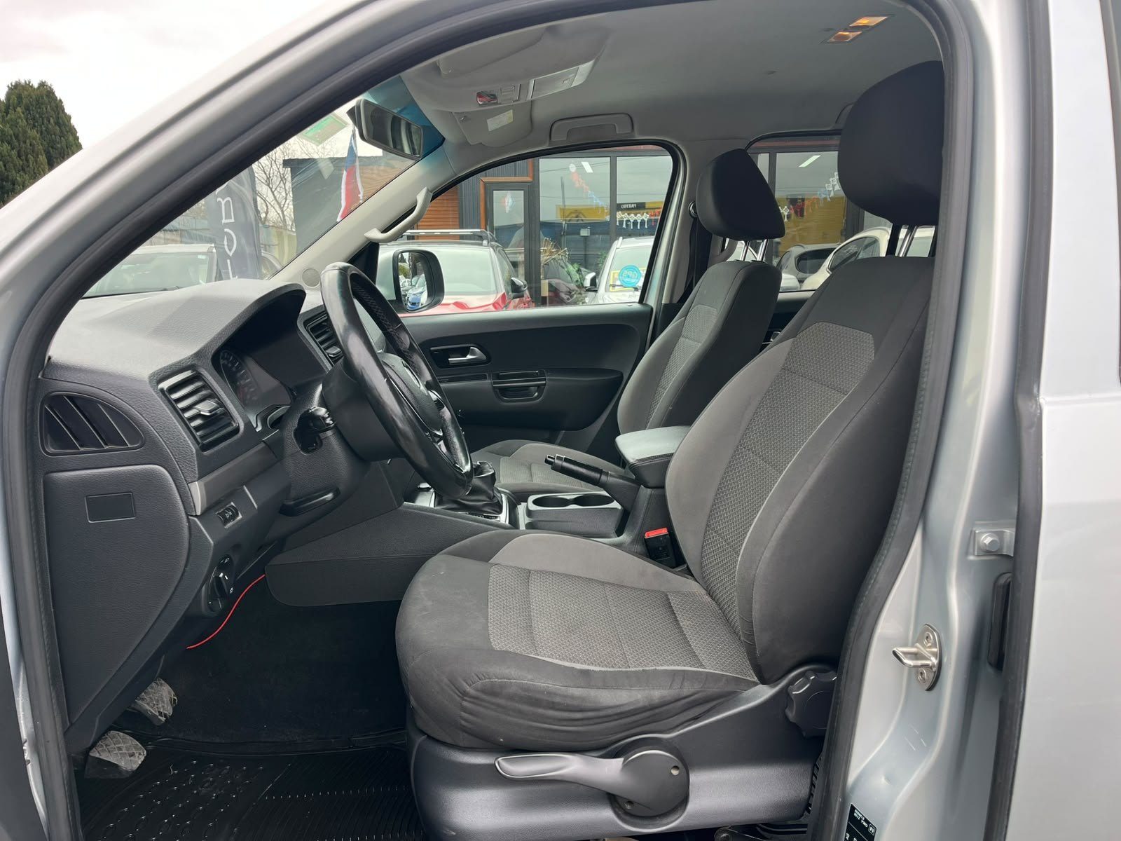 Volkswagen Amarok — foto 8 de 14