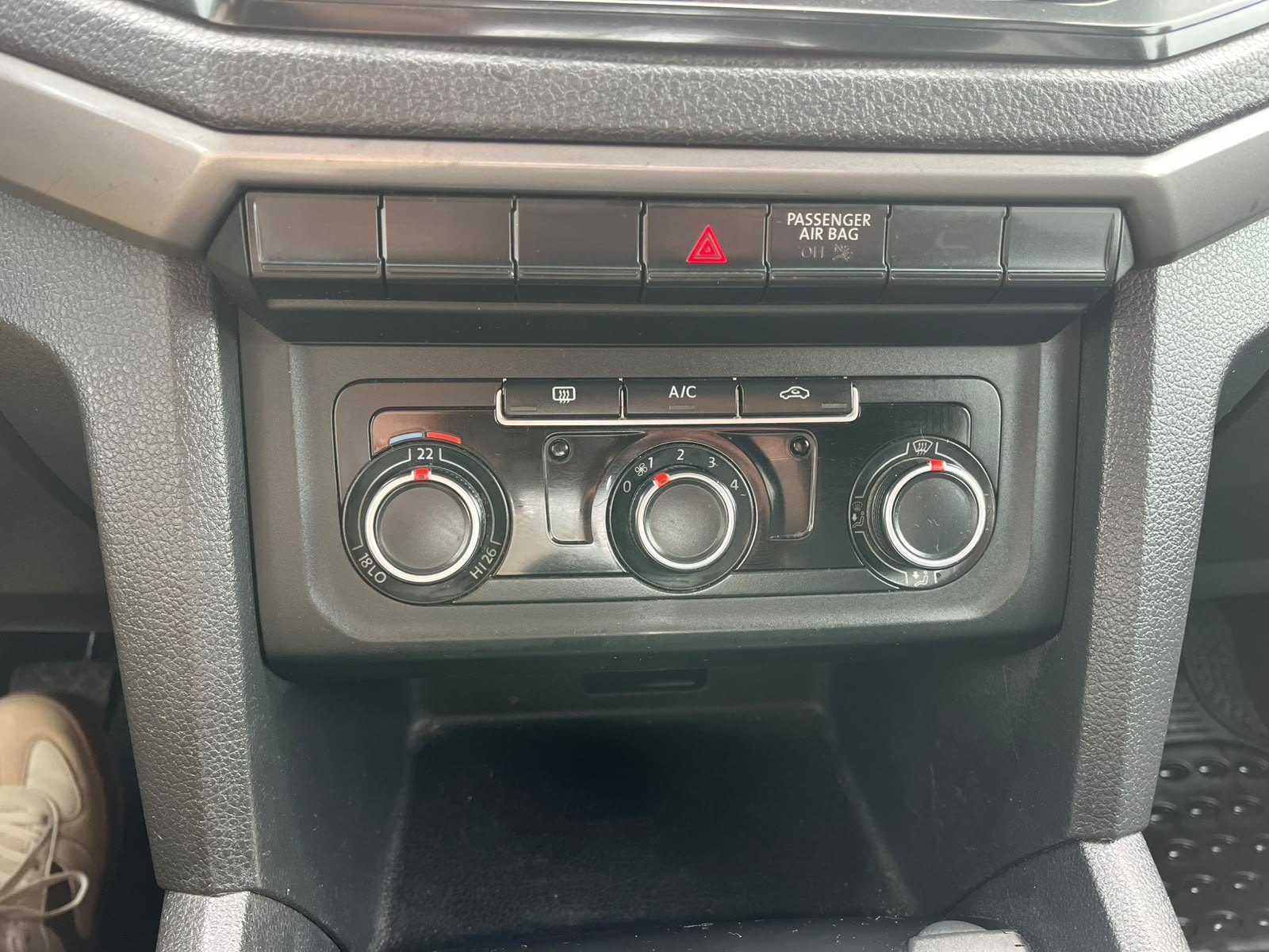 Volkswagen Amarok — foto 14 de 14