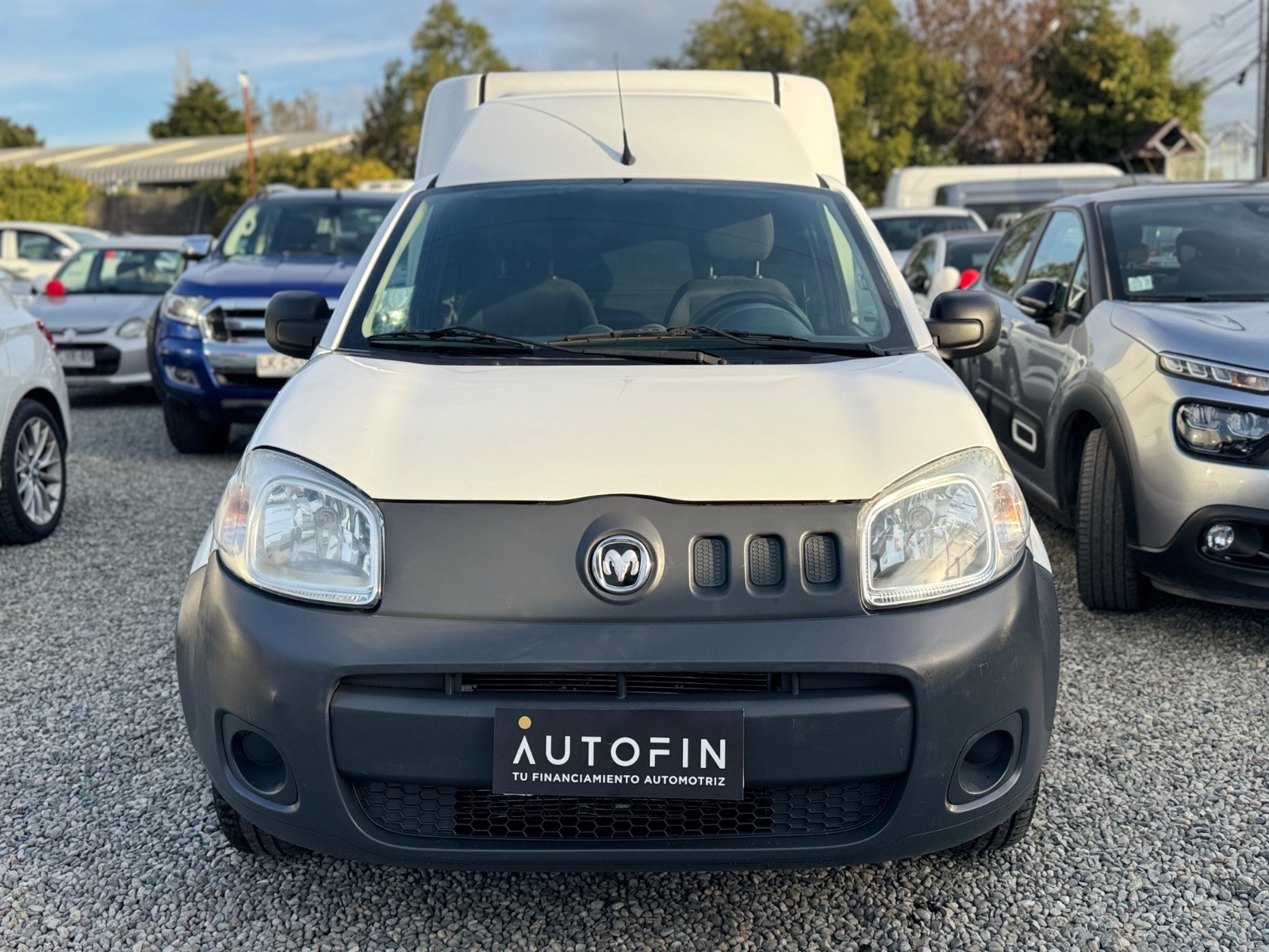 RAM Van700 — foto 2 de 9