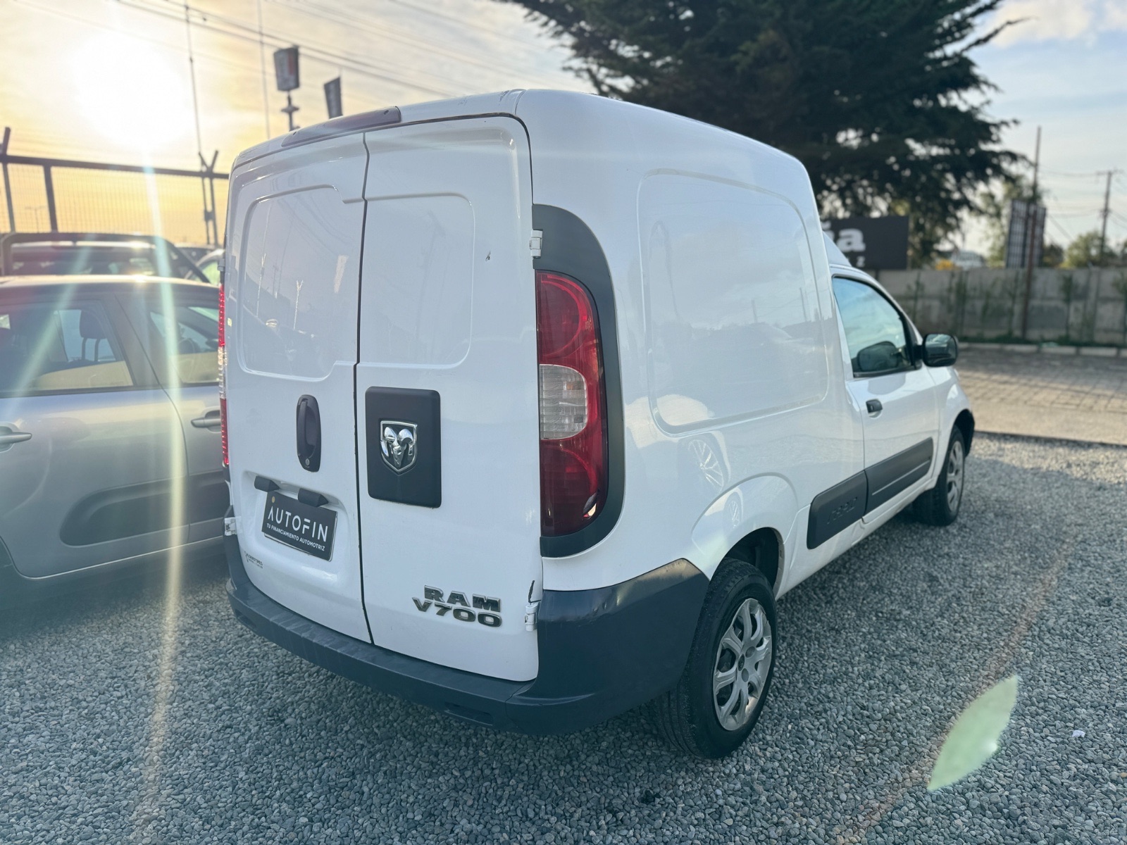 RAM Van700 — foto 4 de 9