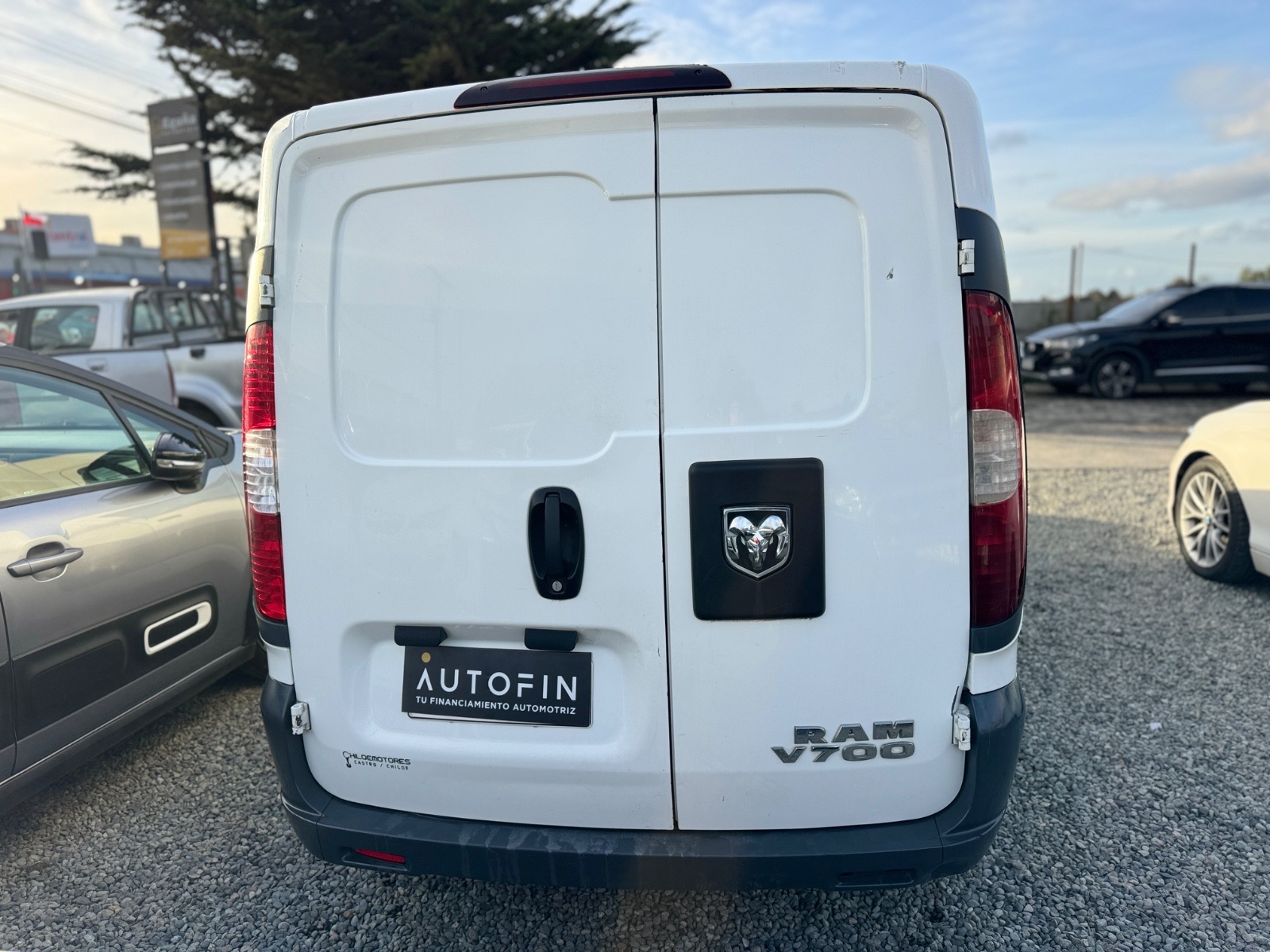 RAM Van700 — foto 5 de 9