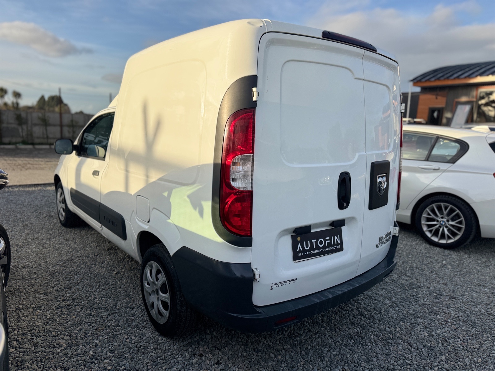 RAM Van700 — foto 6 de 9