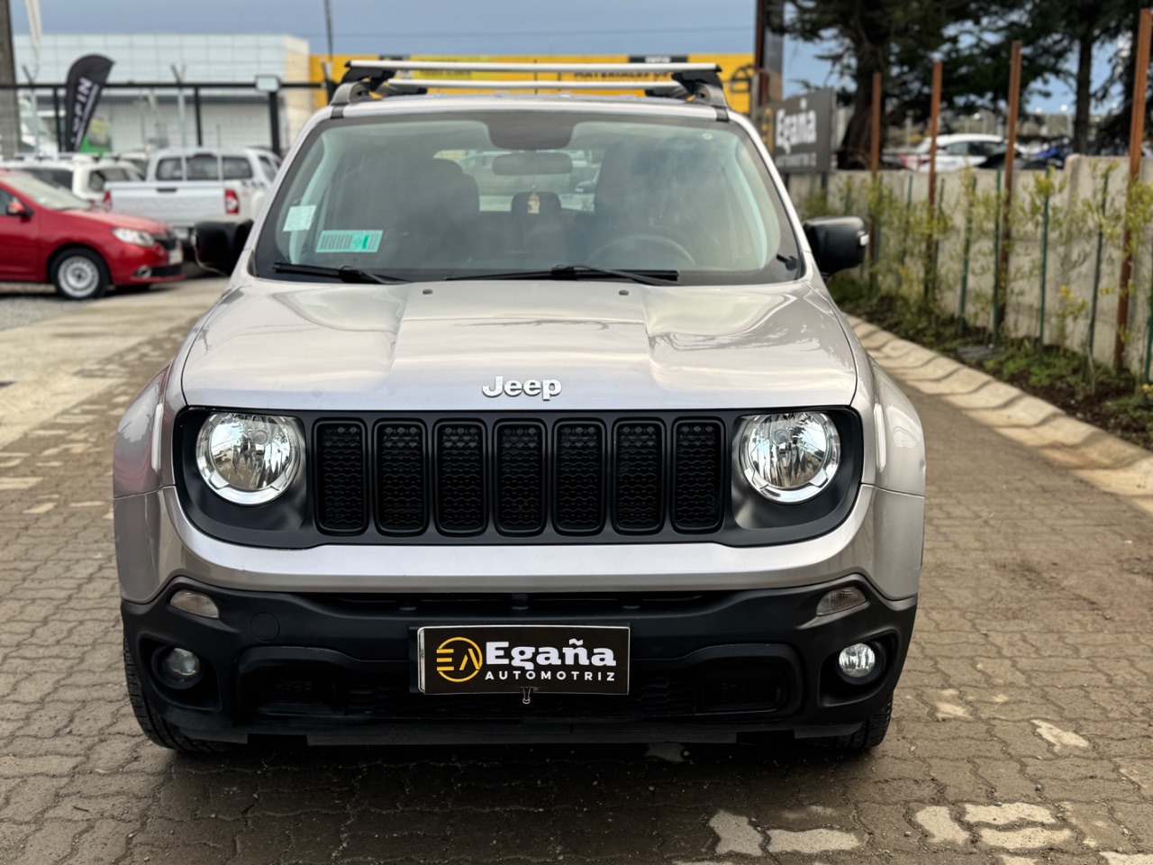Jeep Renegade Sport — foto 2 de 12