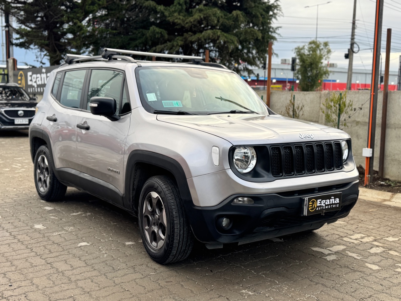 Jeep Renegade Sport — foto 3 de 12