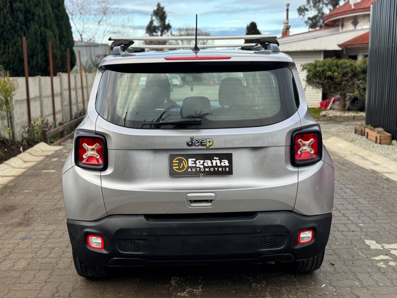 Jeep Renegade Sport — foto 5 de 12