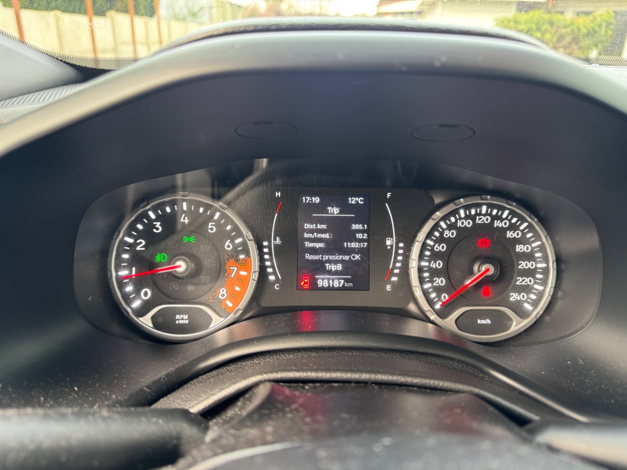 Jeep Renegade Sport — foto 11 de 12