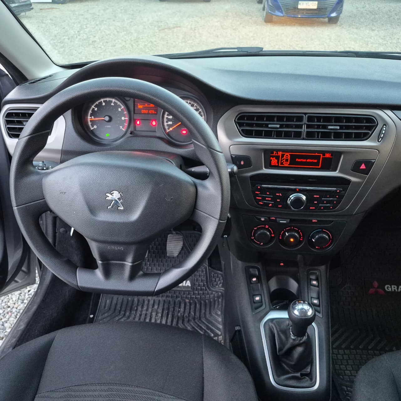 Peugeot 301 — foto 8 de 13
