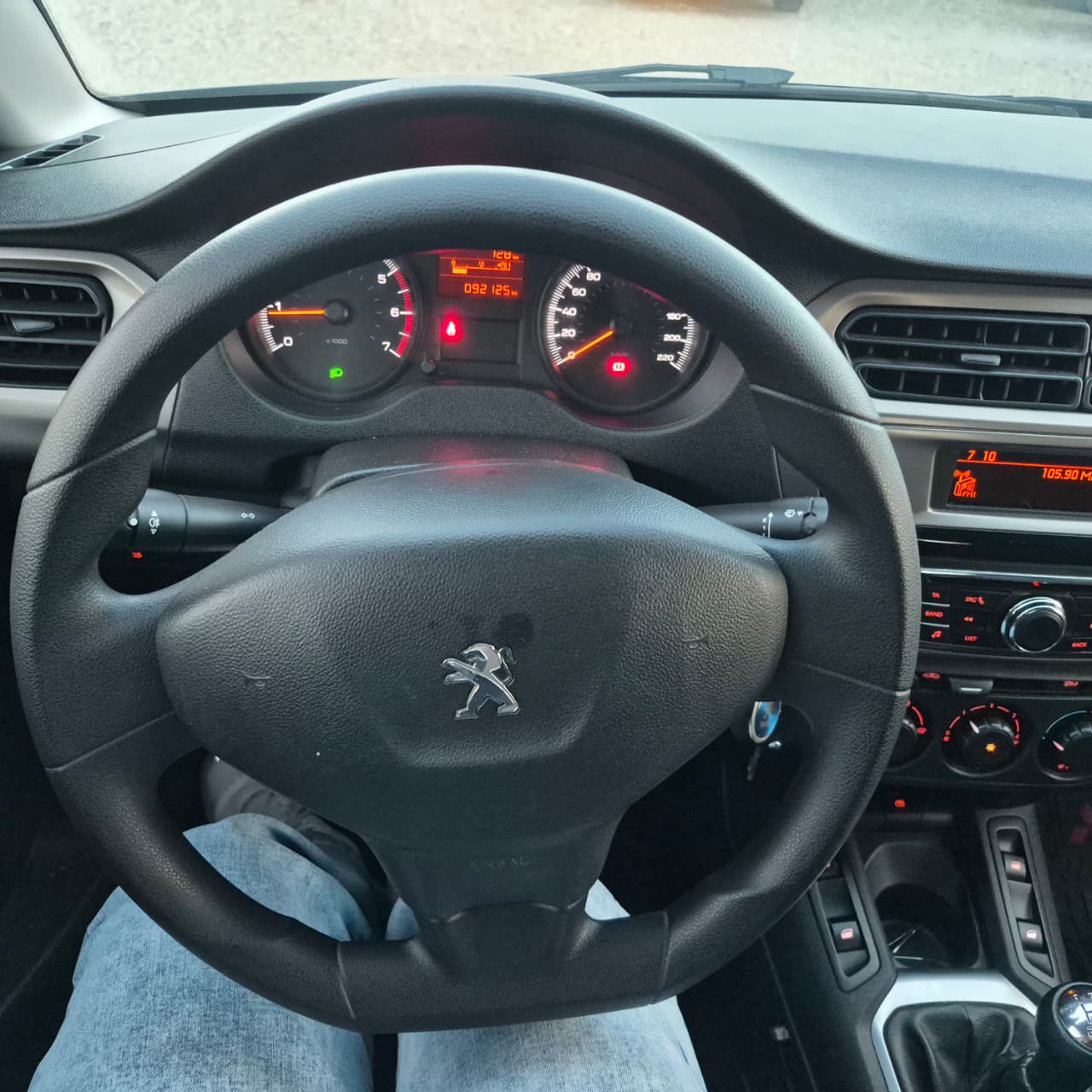 Peugeot 301 — foto 12 de 13