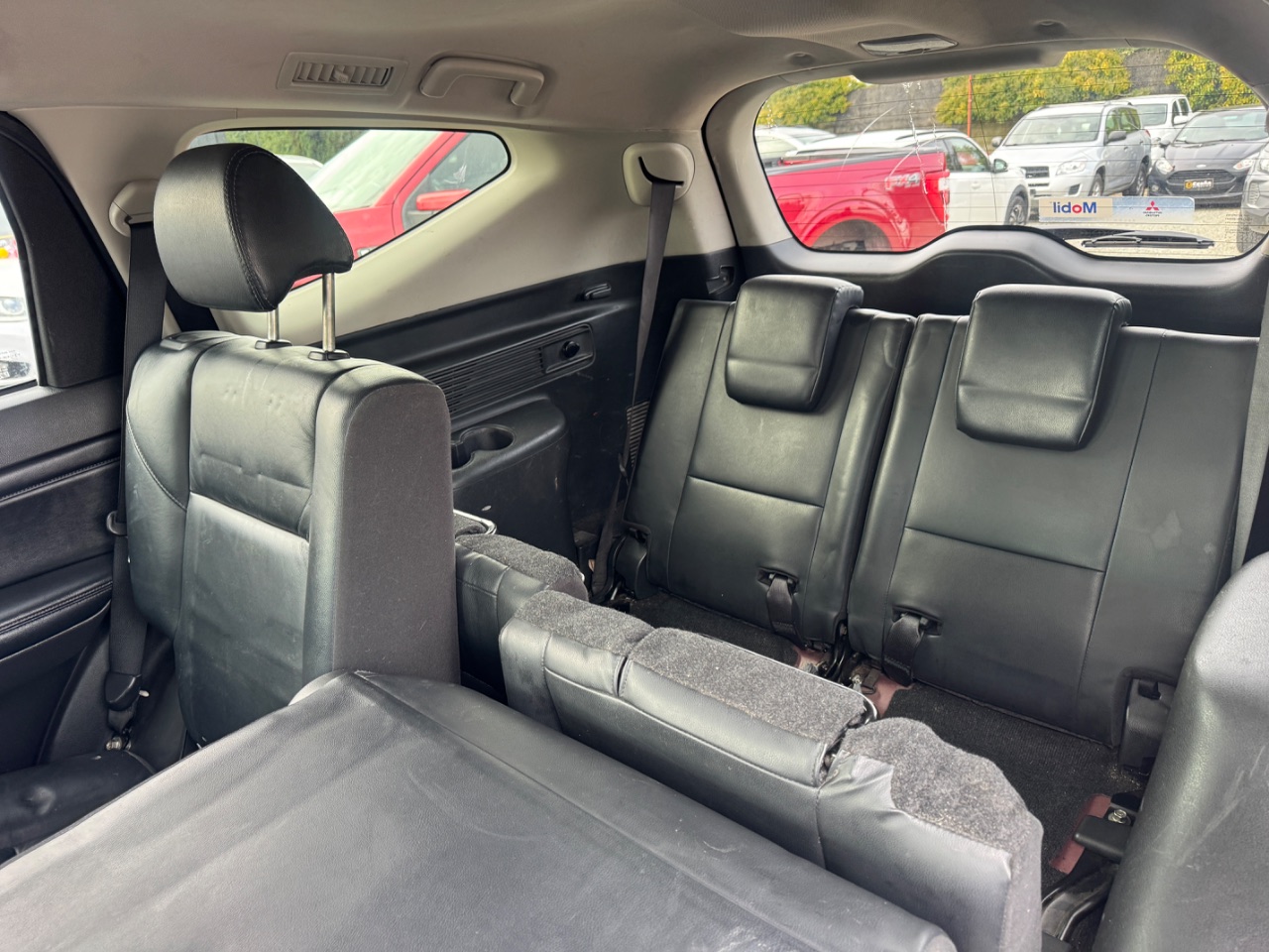 Mitsubishi Montero Sport — foto 8 de 14