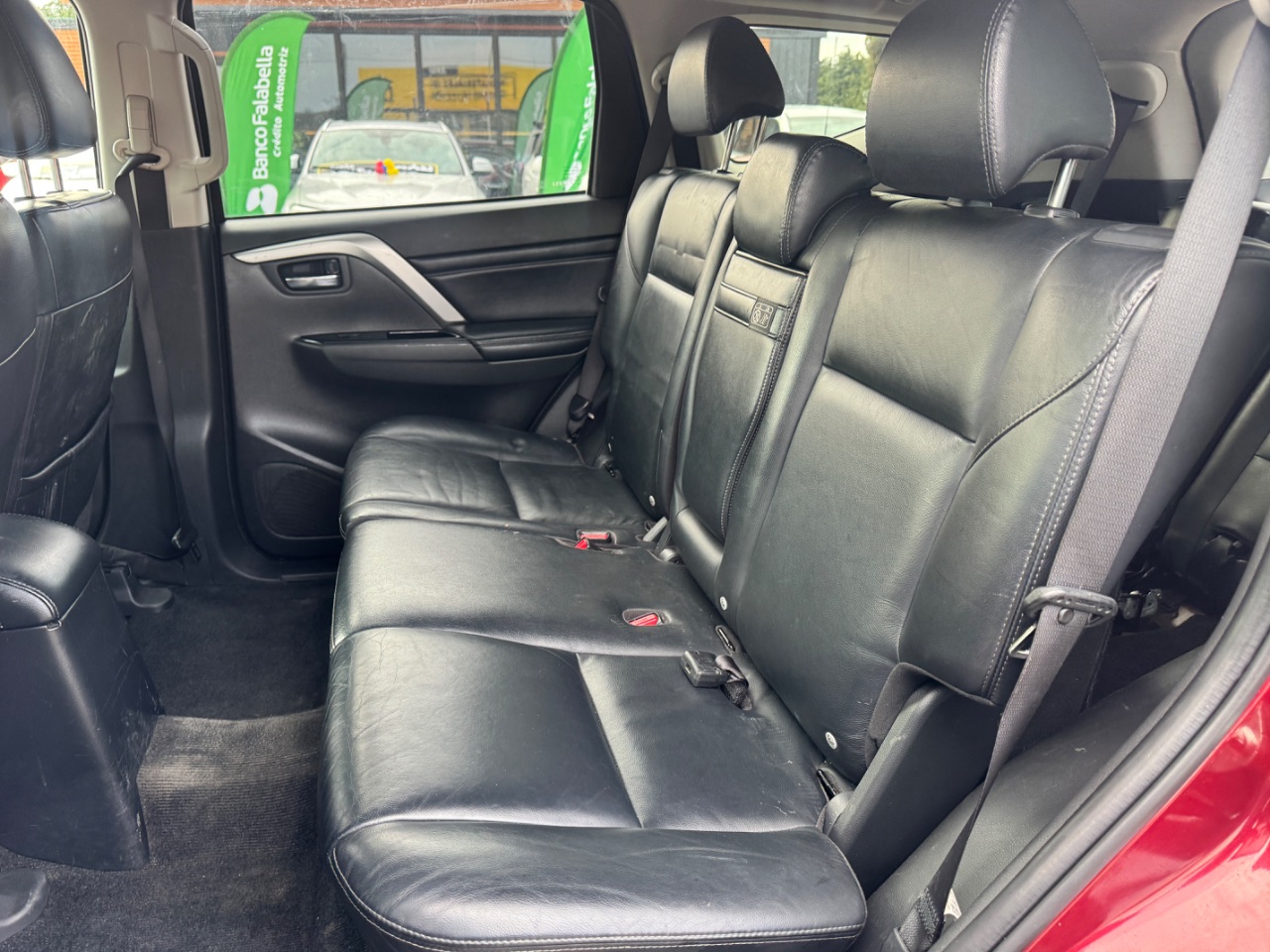 Mitsubishi Montero Sport — foto 9 de 14