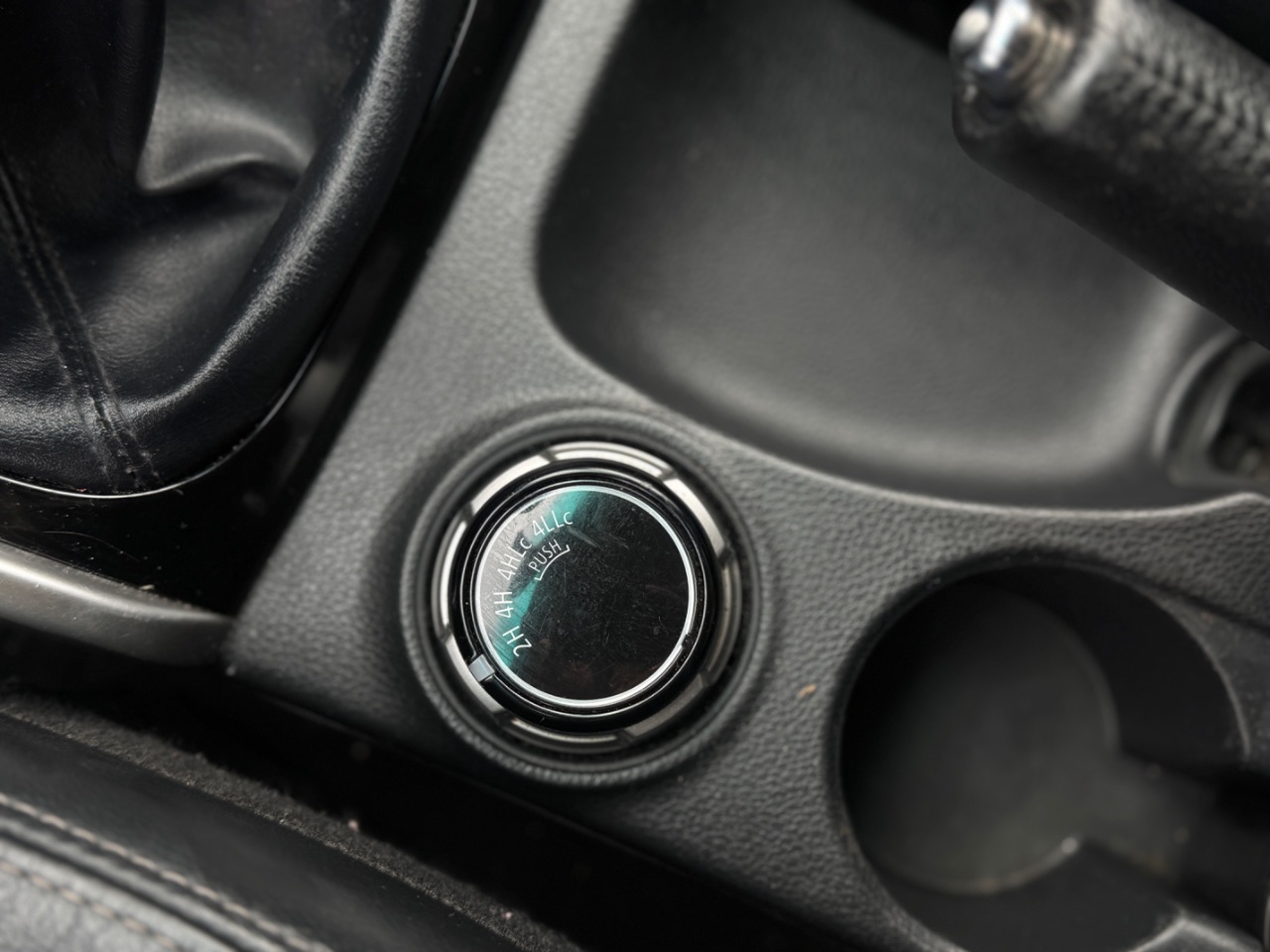 Mitsubishi Montero Sport — foto 14 de 14