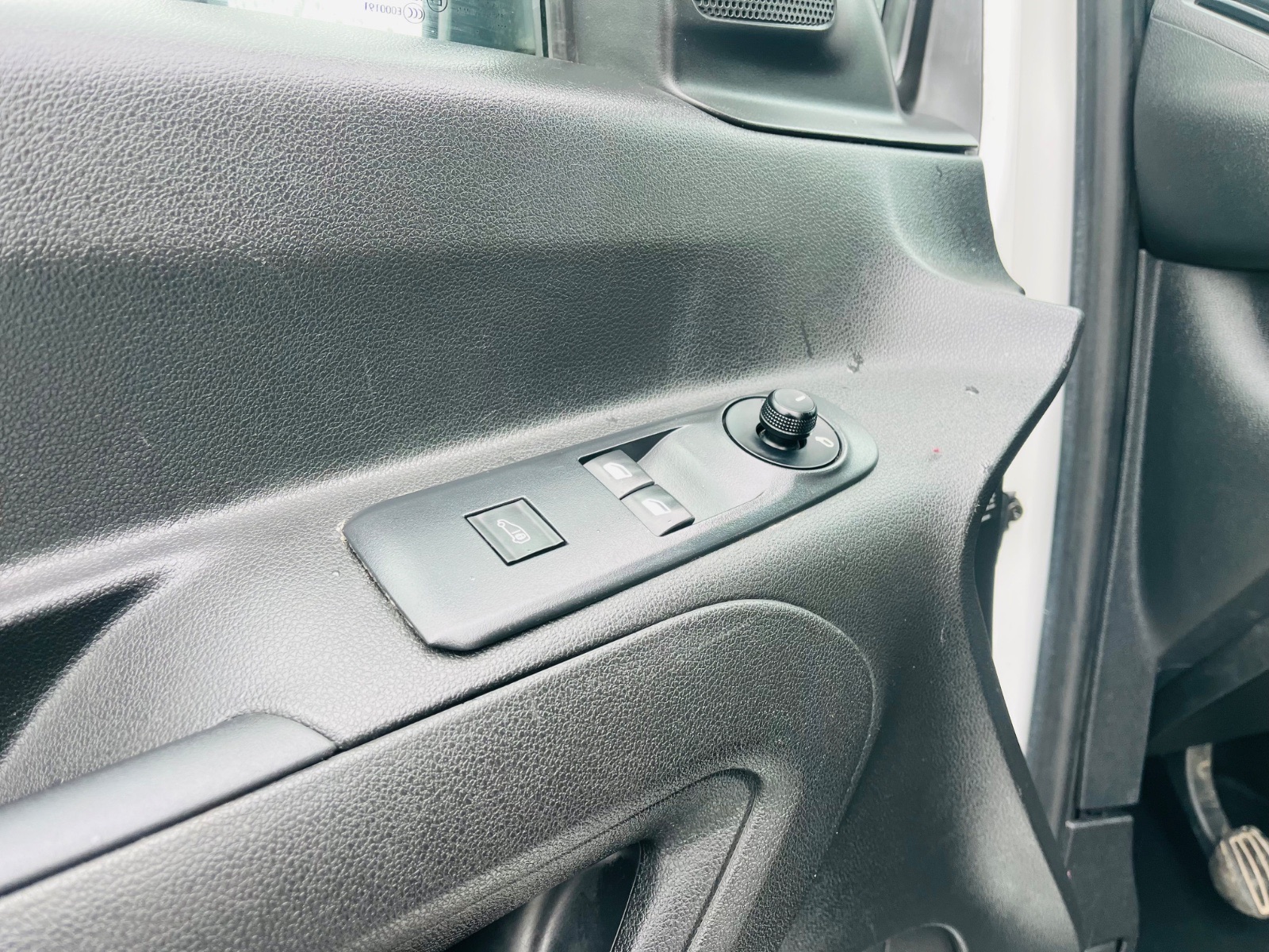 Peugeot Partner — foto 6 de 14