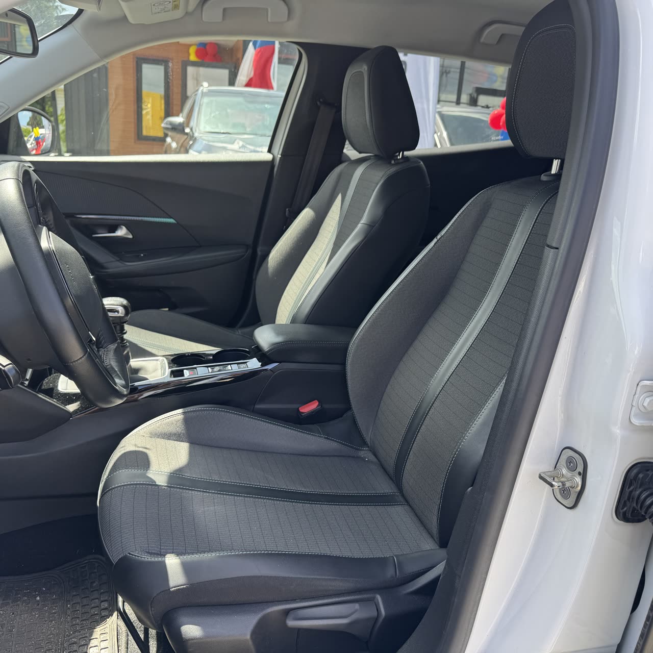 Peugeot 2008 Puretech 130 — foto 8 de 13