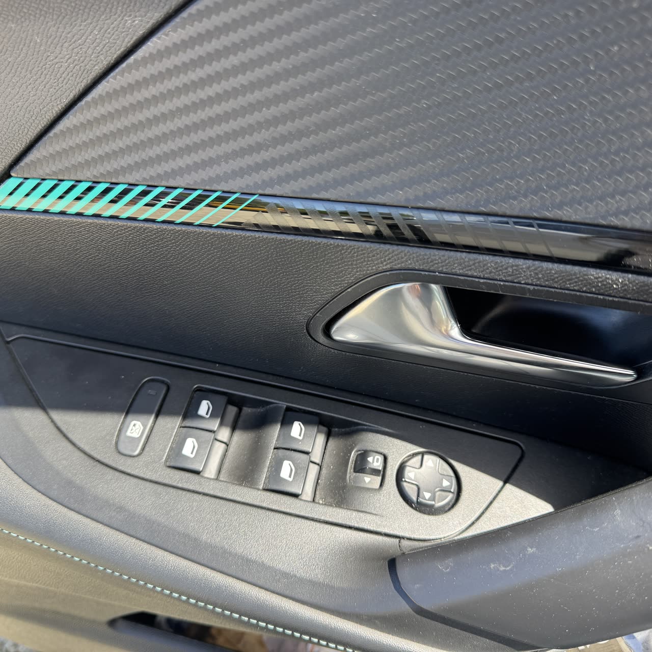 Peugeot 2008 Puretech 130 — foto 13 de 13