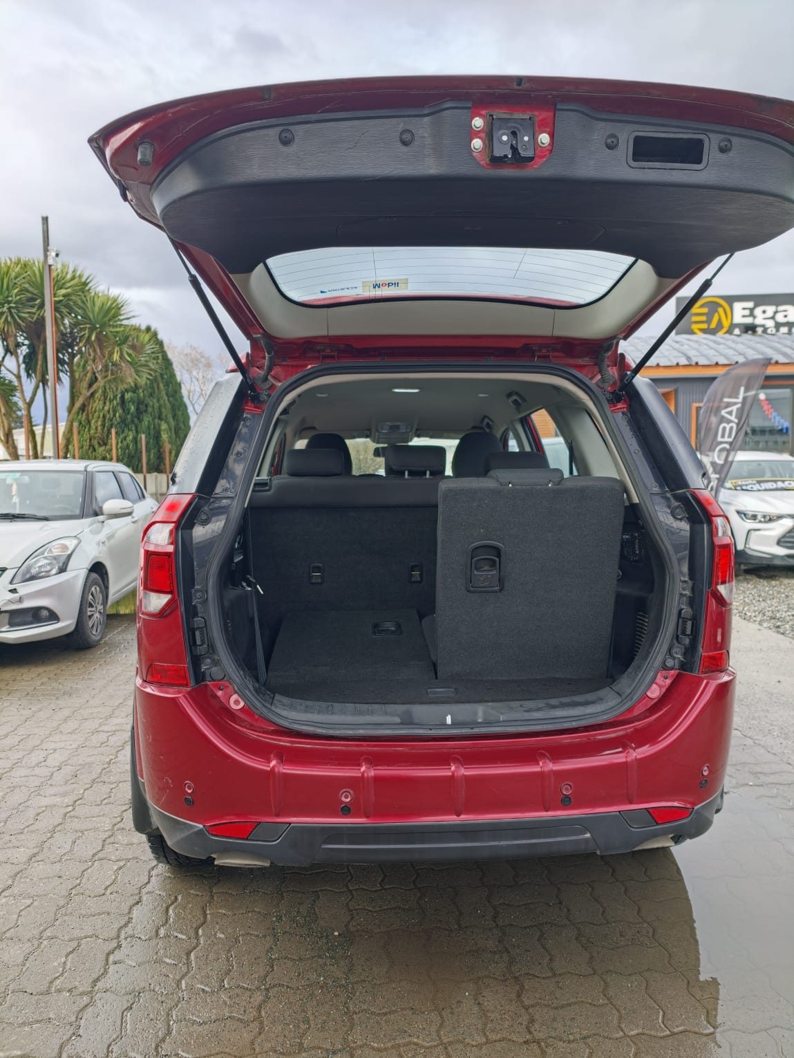 Mahindra Xuv500 — foto 4 de 12