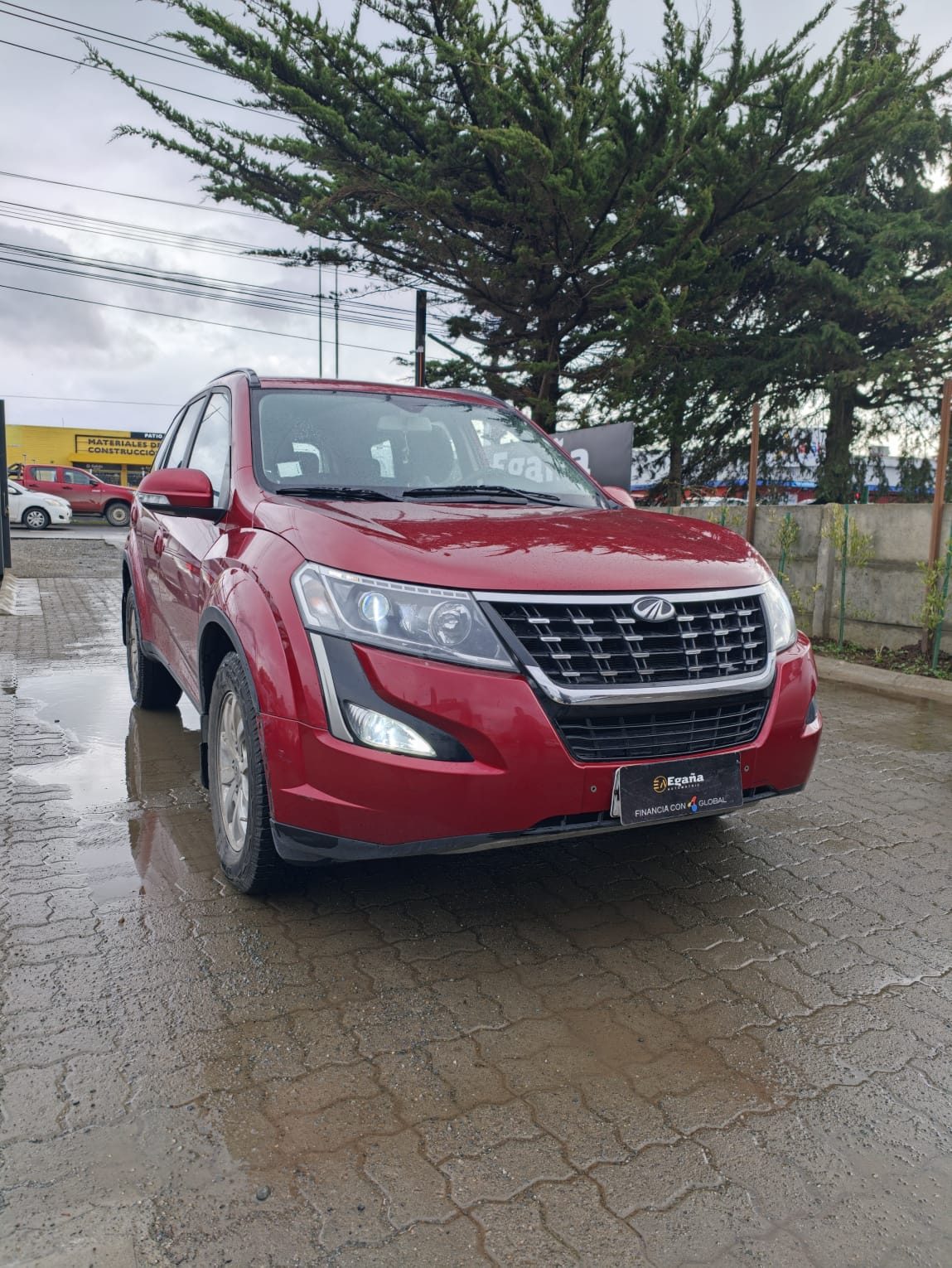 Mahindra Xuv500 — foto 8 de 12