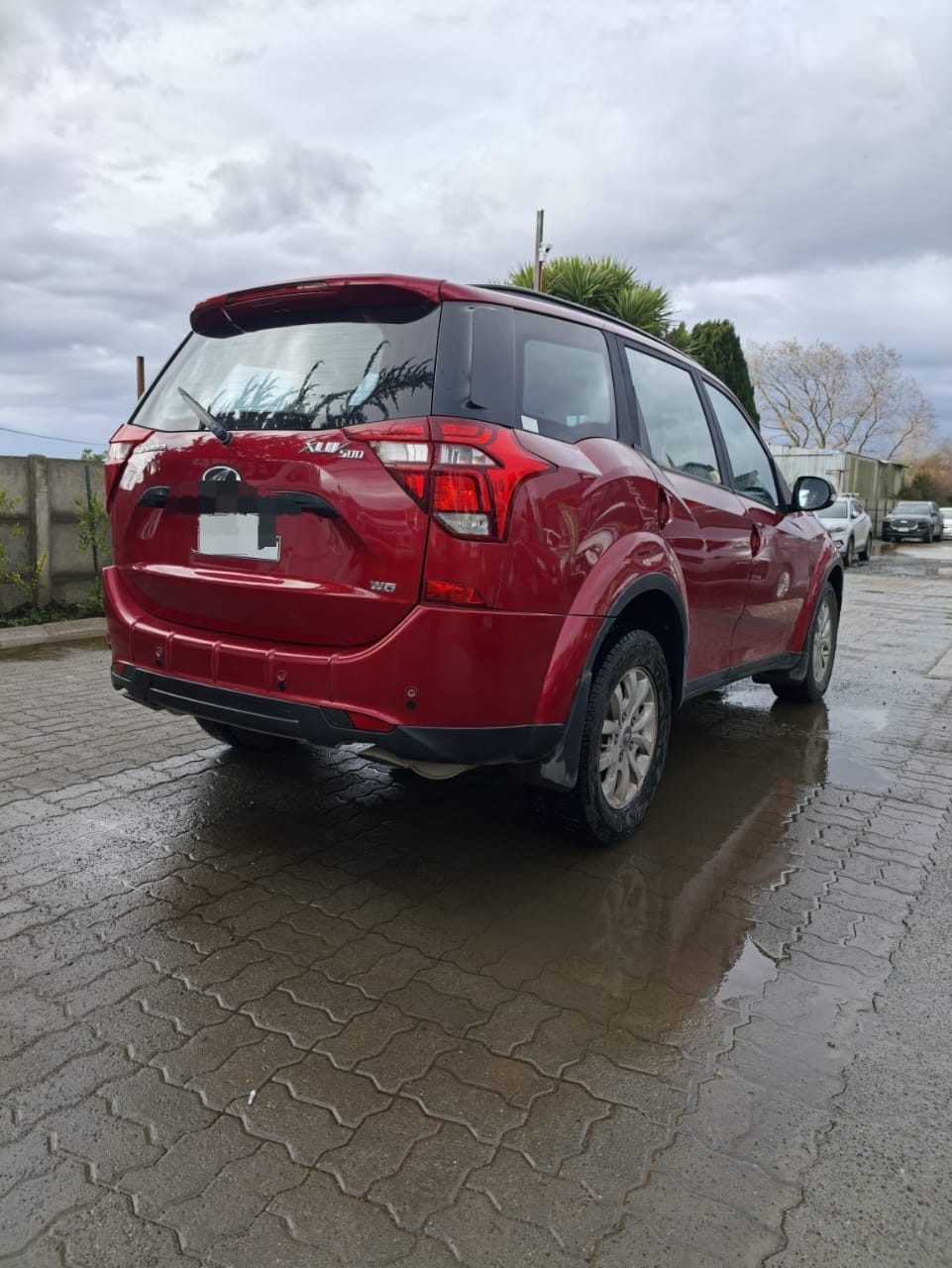 Mahindra Xuv500 — foto 10 de 12