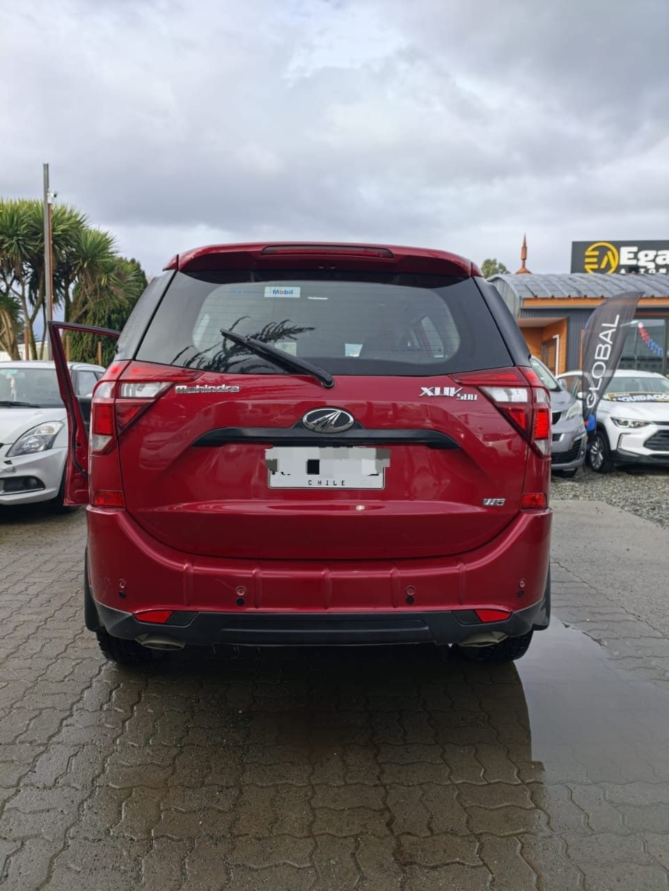 Mahindra Xuv500 — foto 11 de 12
