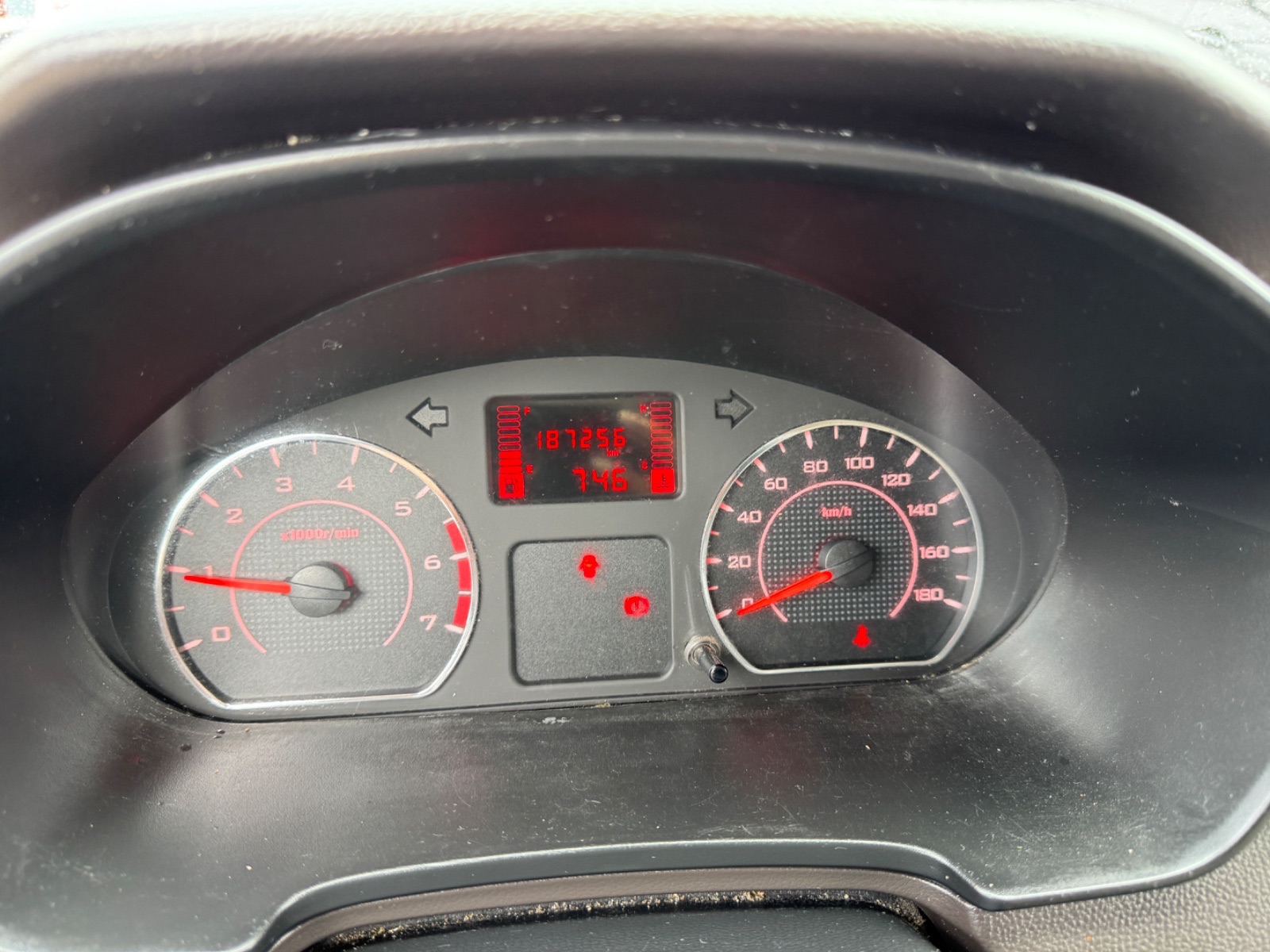 Chevrolet N400 — foto 11 de 11