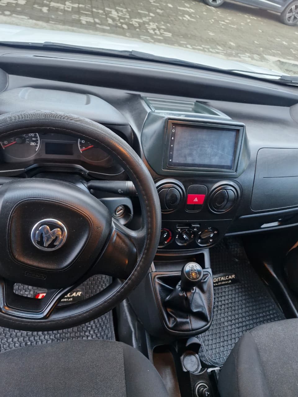 RAM Van700 — foto 12 de 13