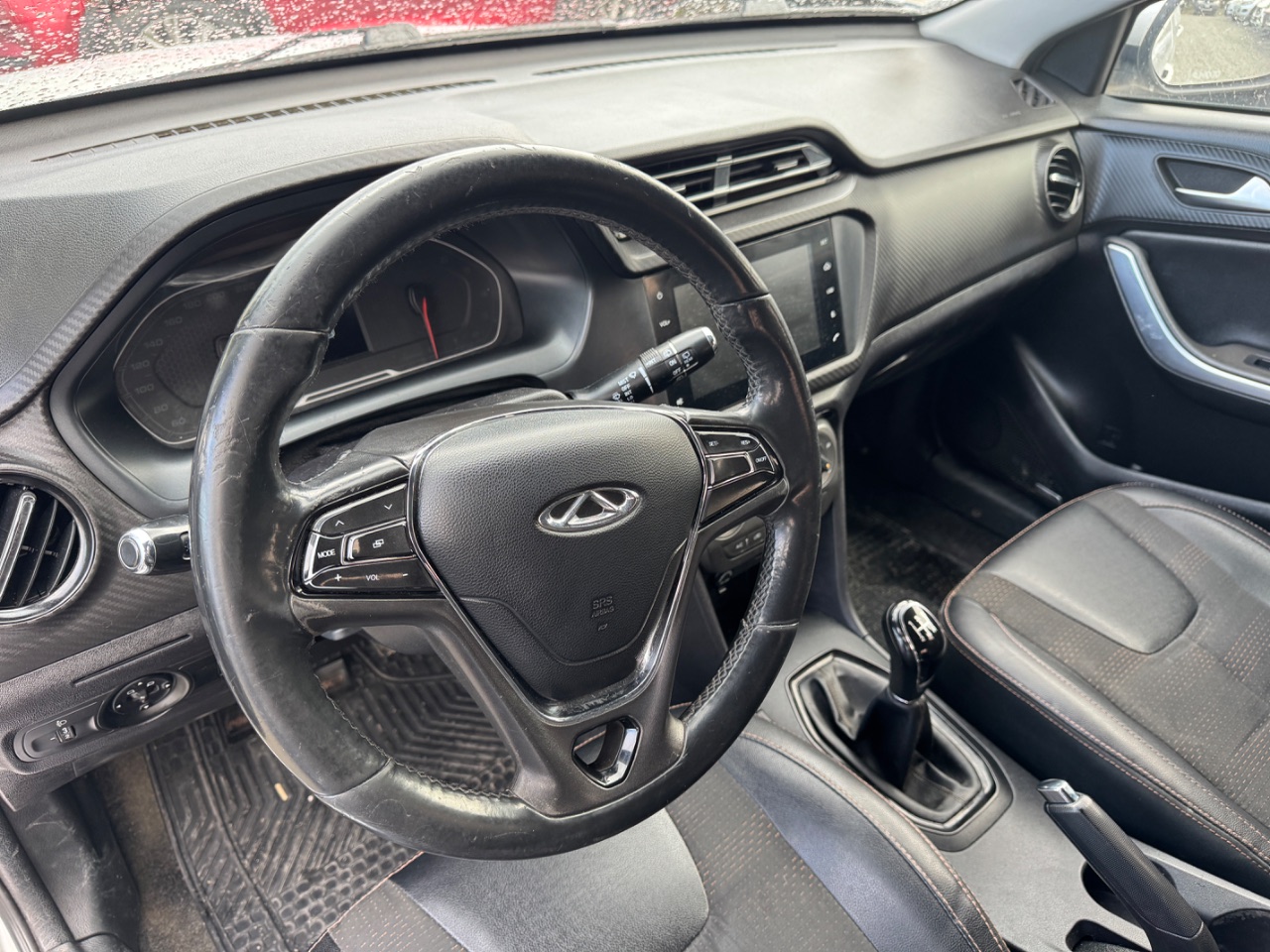 Chery Tiggo 2 — foto 9 de 12