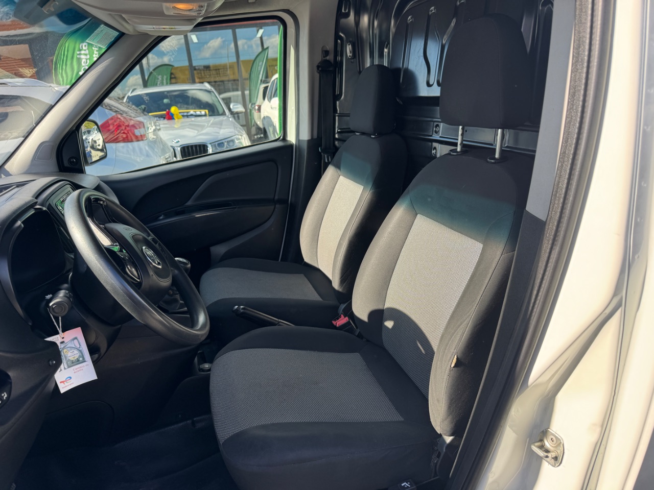 RAM Van 1000 — foto 8 de 11