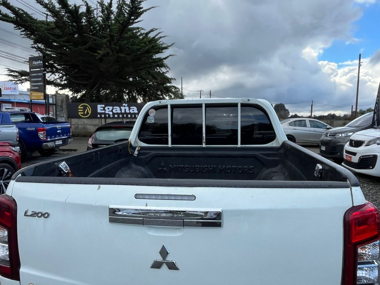 Mitsubishi L200 — foto 7 de 12