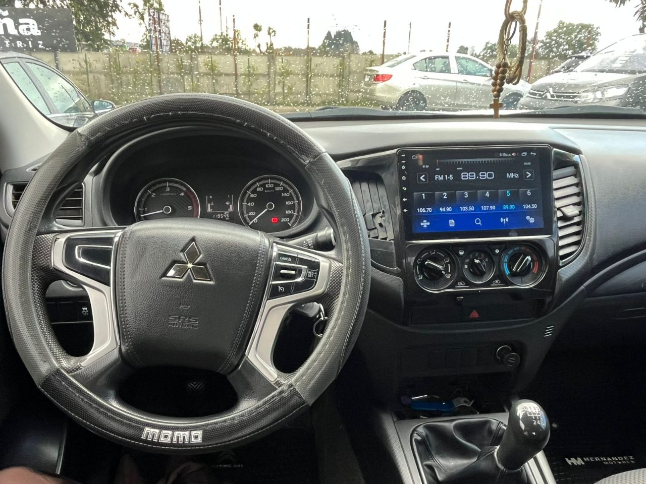 Mitsubishi L200 — foto 11 de 12