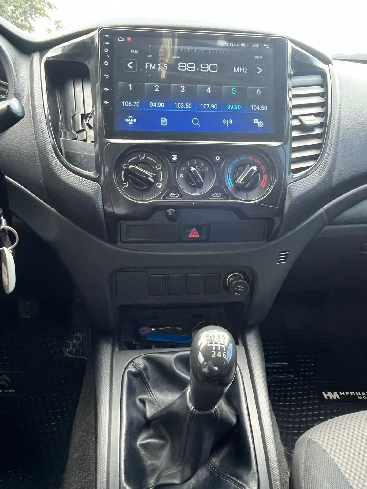 Mitsubishi L200 — foto 12 de 12