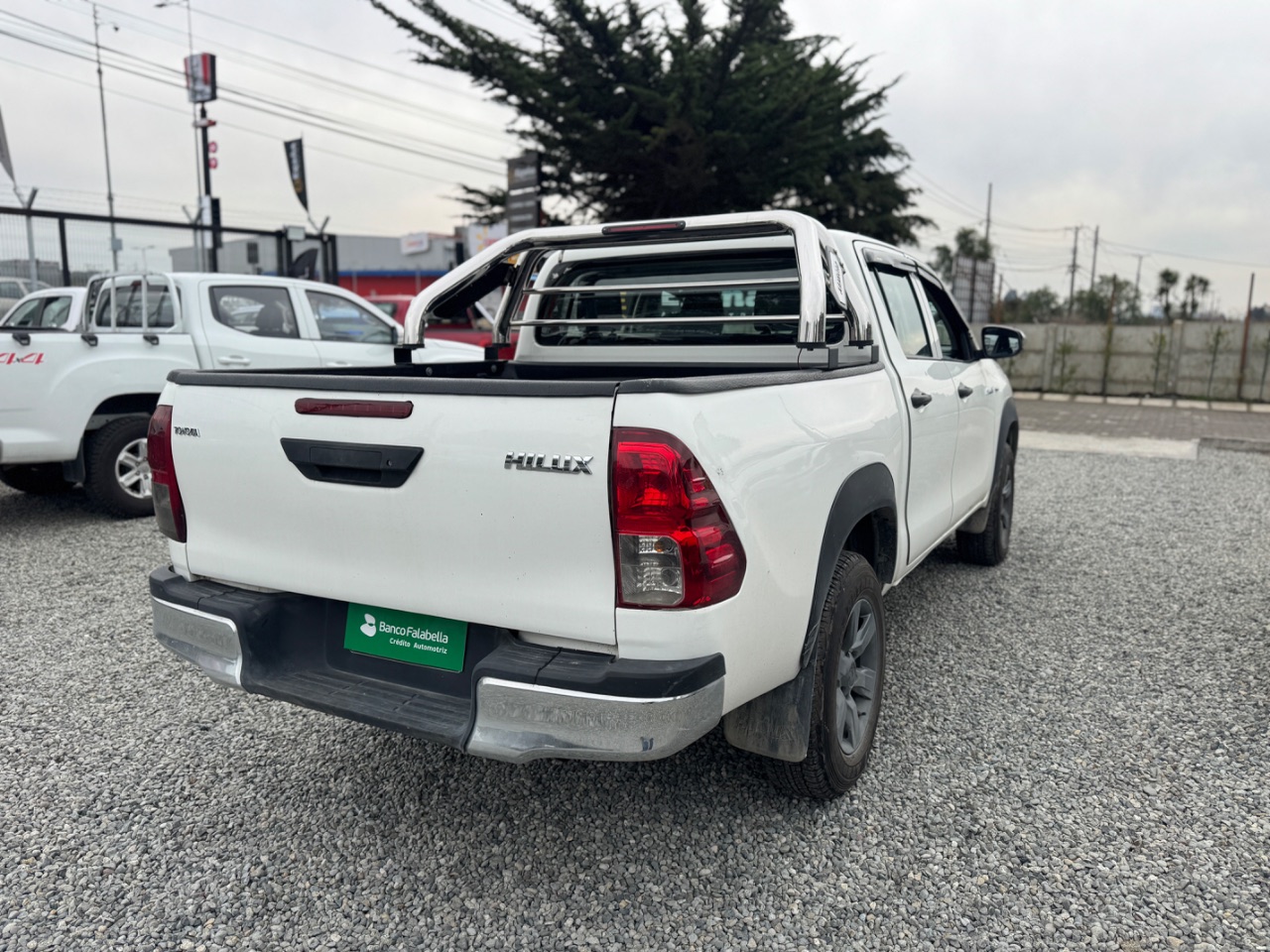 Toyota Hilux — foto 4 de 12