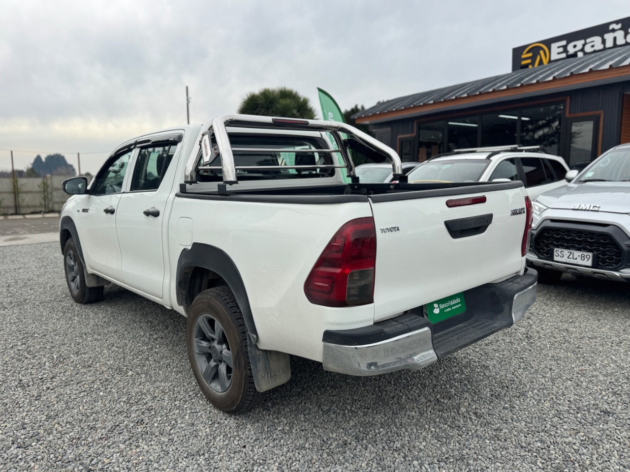 Toyota Hilux — foto 6 de 12