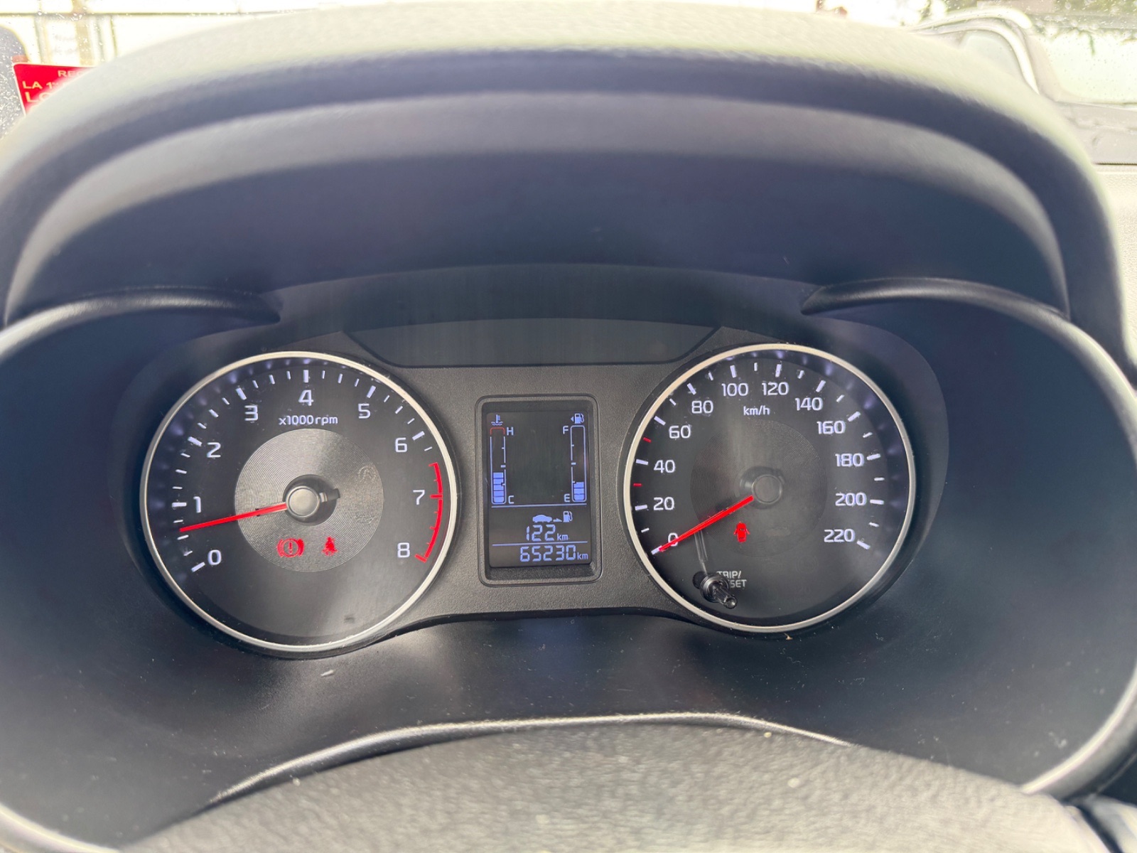 KIA Motors Soluto — foto 10 de 12
