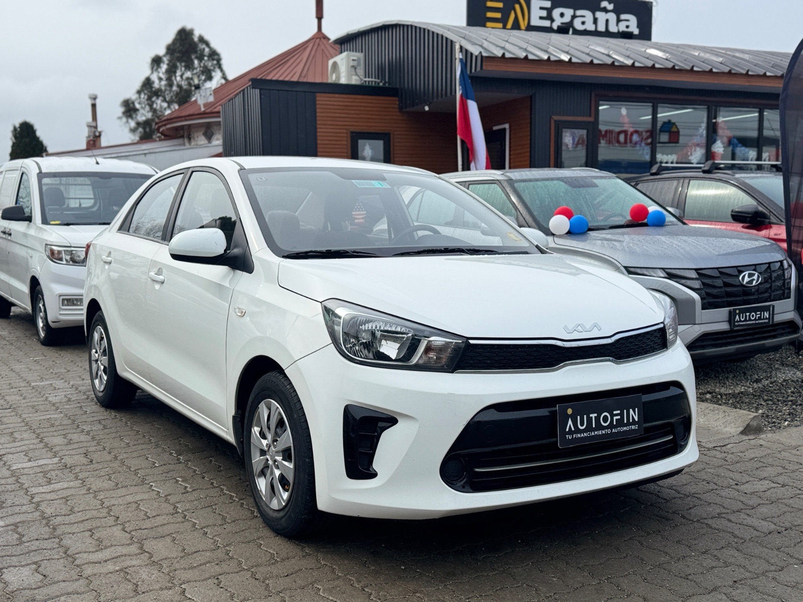 KIA Motors Soluto — foto 3 de 12