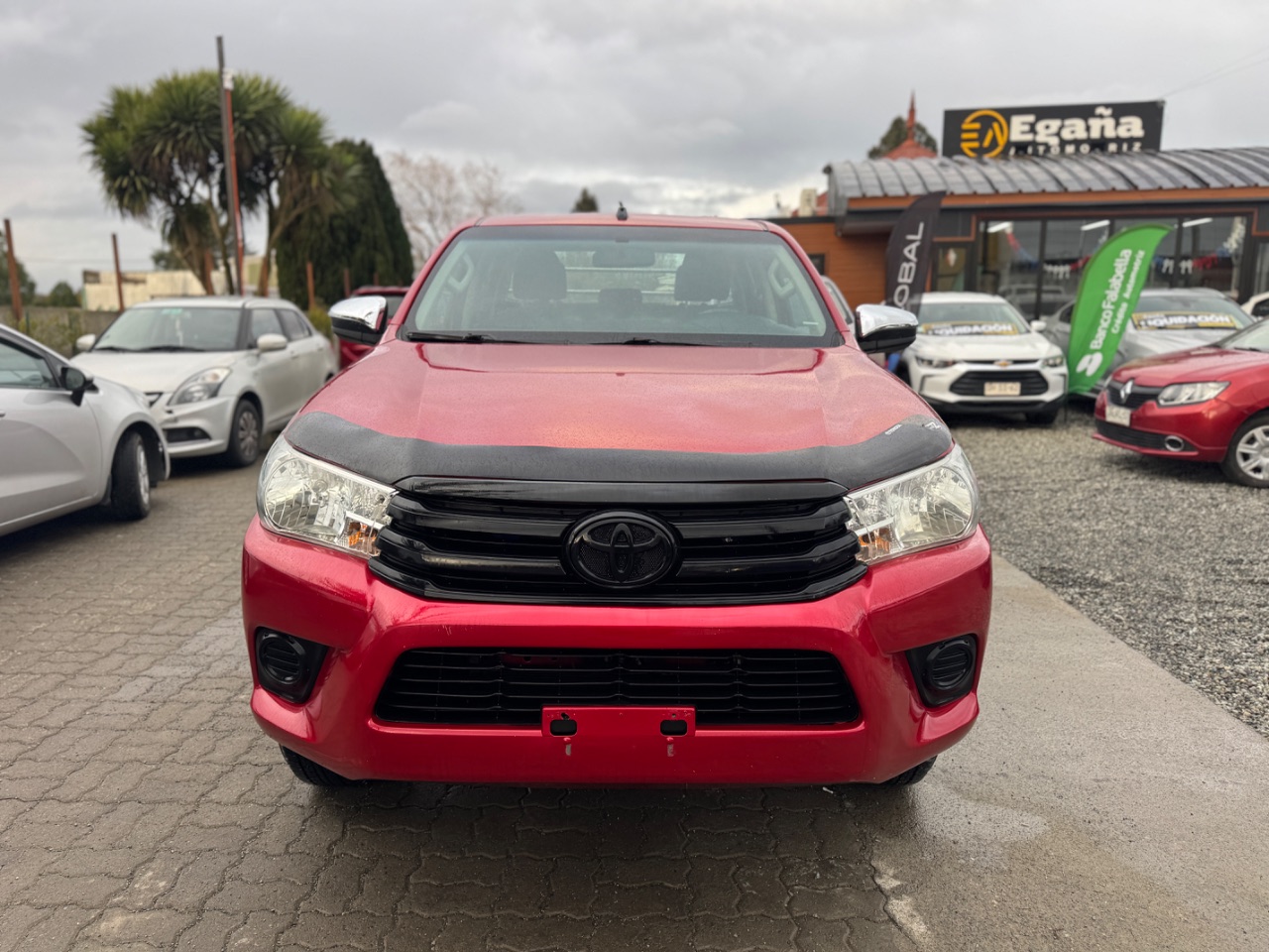 Toyota Hilux — foto 2 de 12