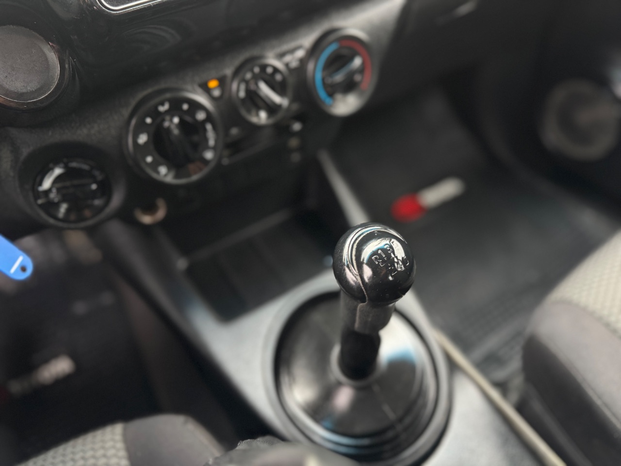 Toyota Hilux — foto 11 de 12