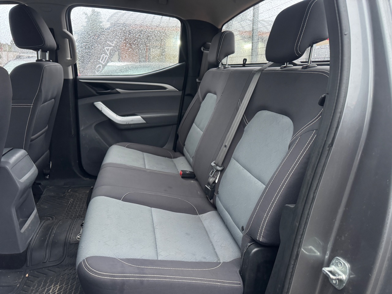 Maxus T60 — foto 8 de 13