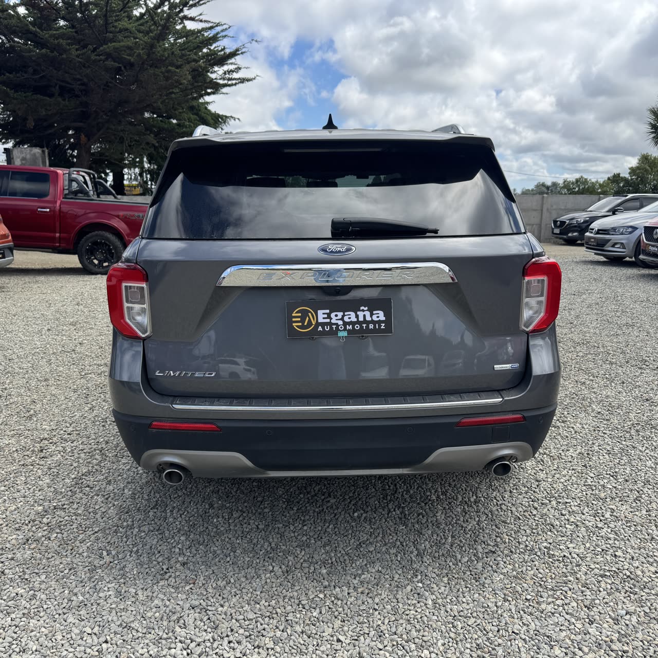 Ford Explorer — foto 5 de 14