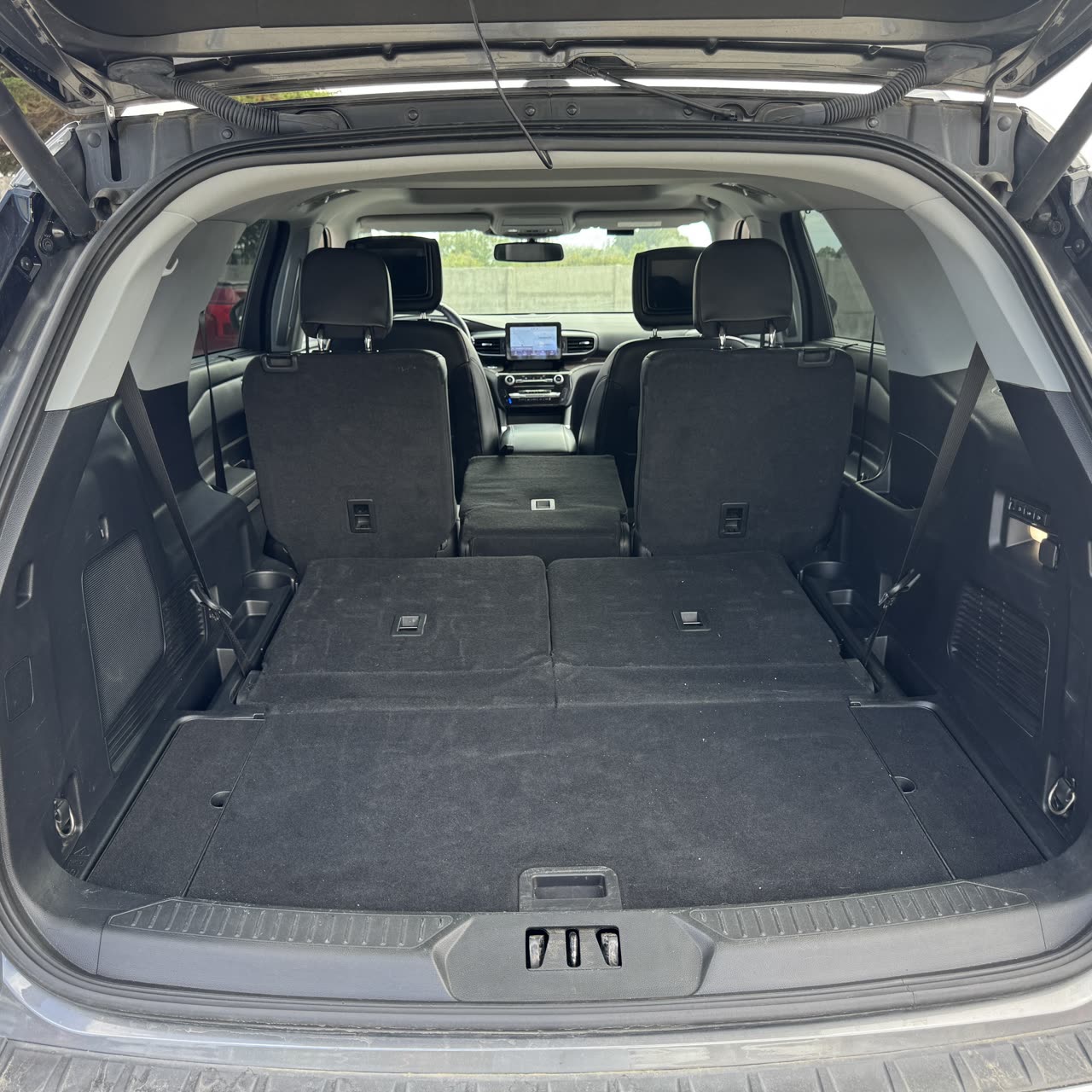 Ford Explorer — foto 7 de 14