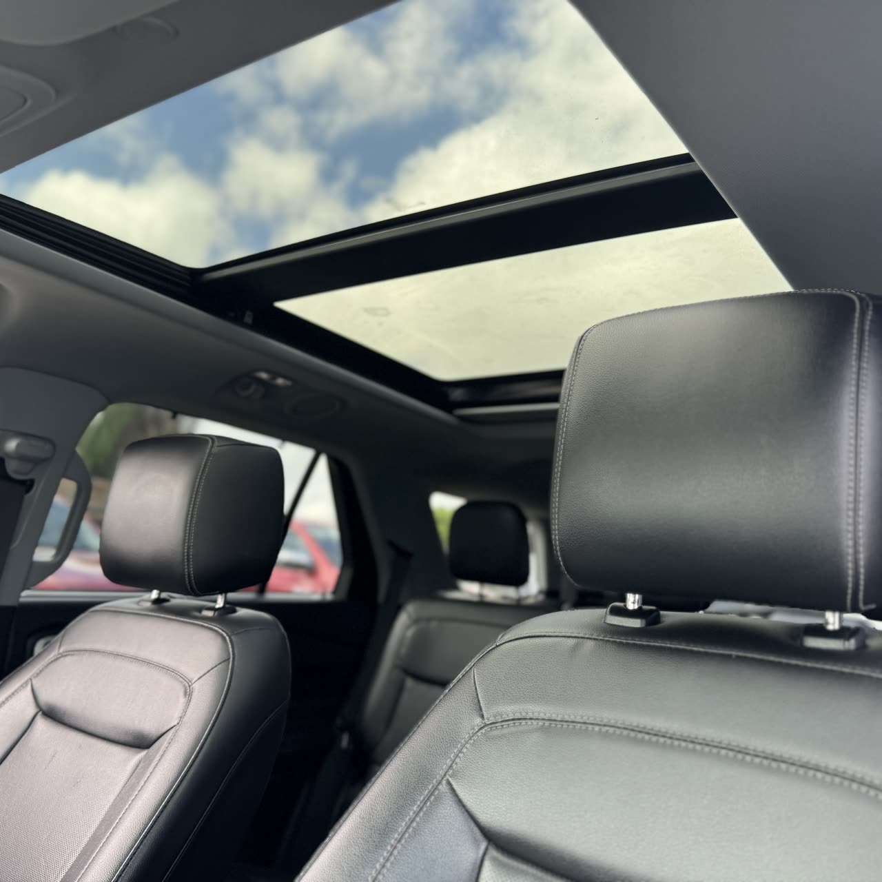 Ford Explorer — foto 11 de 14