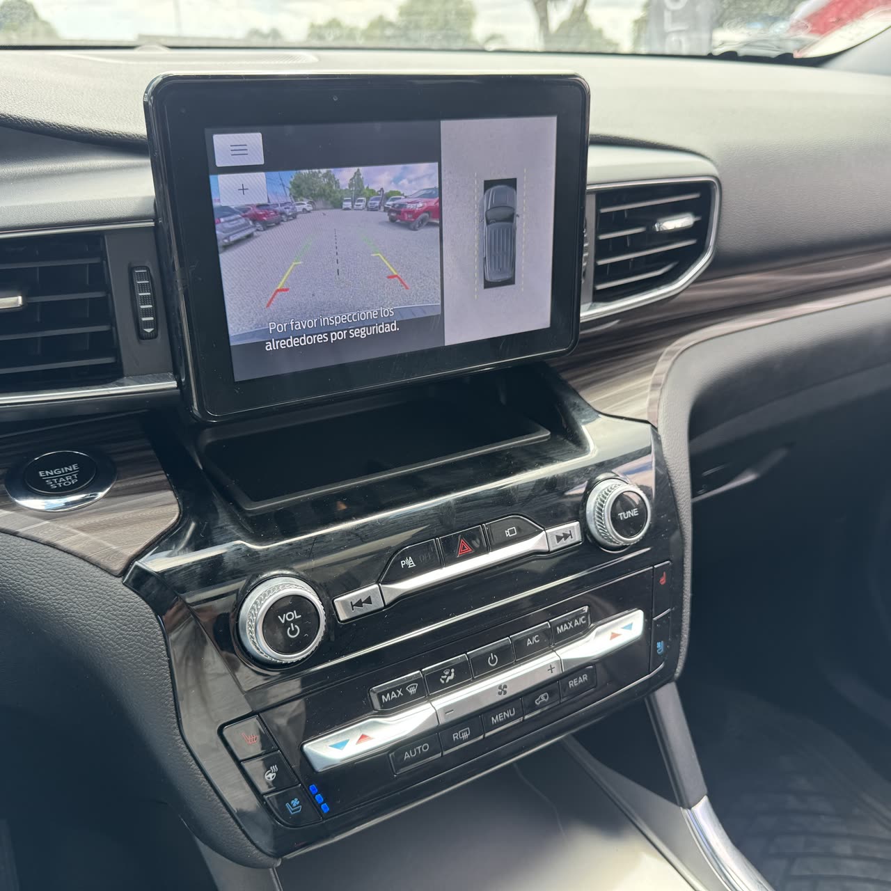 Ford Explorer — foto 13 de 14