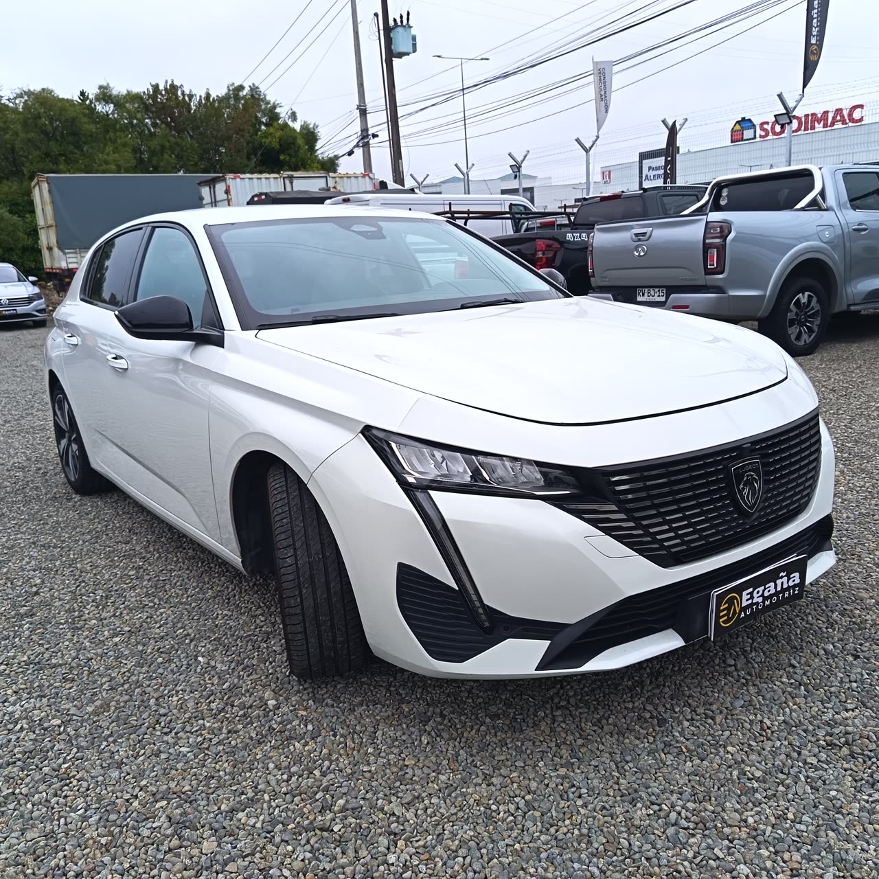 Peugeot 308 — foto 10 de 15