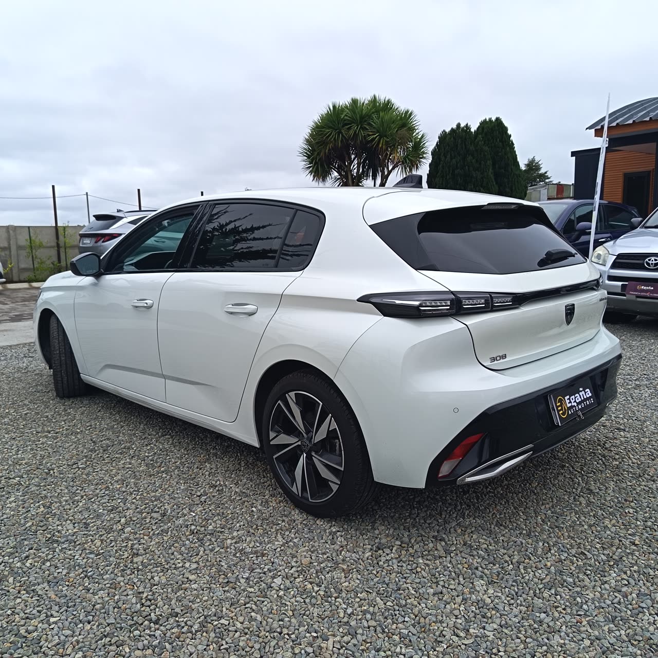 Peugeot 308 — foto 14 de 15