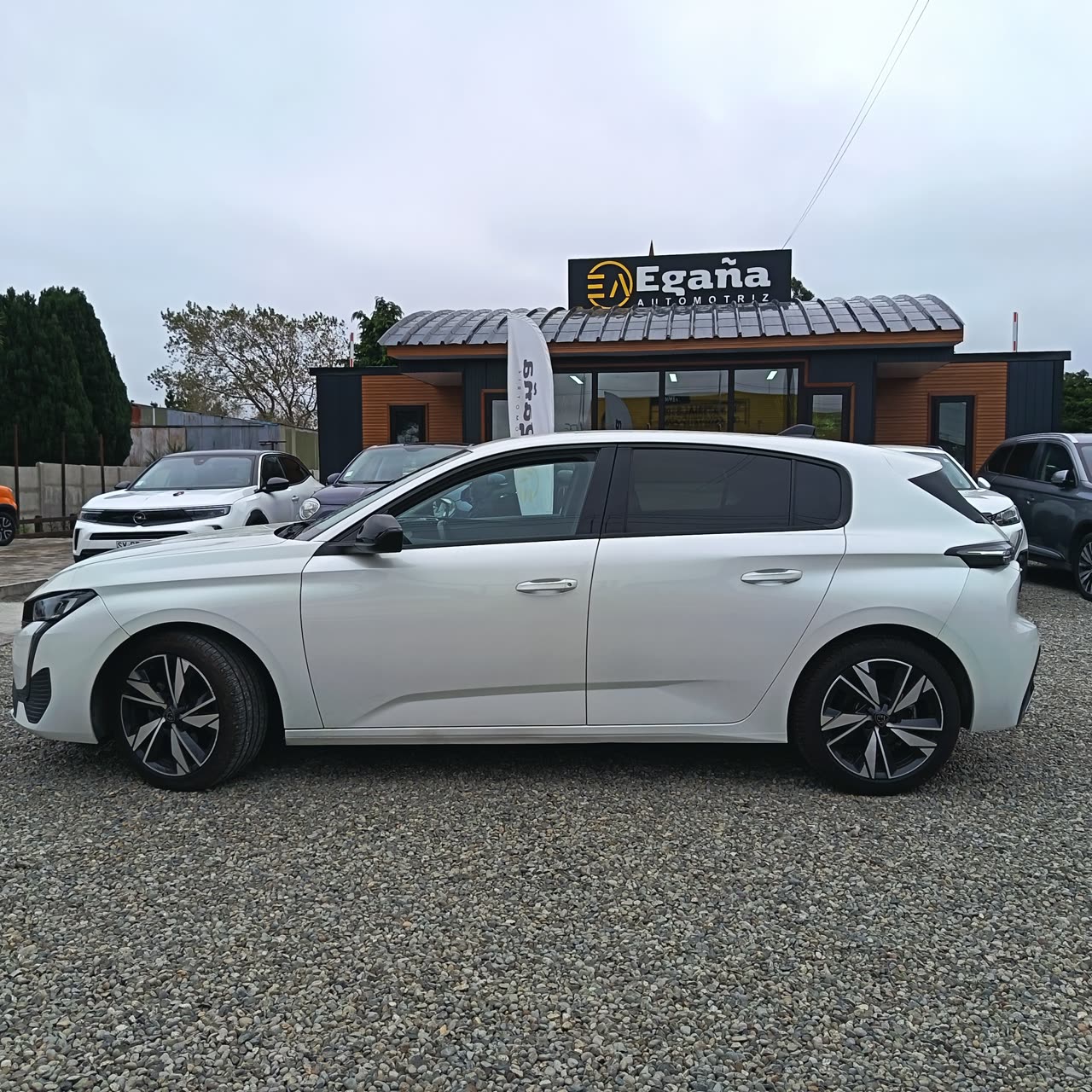 Peugeot 308 — foto 15 de 15